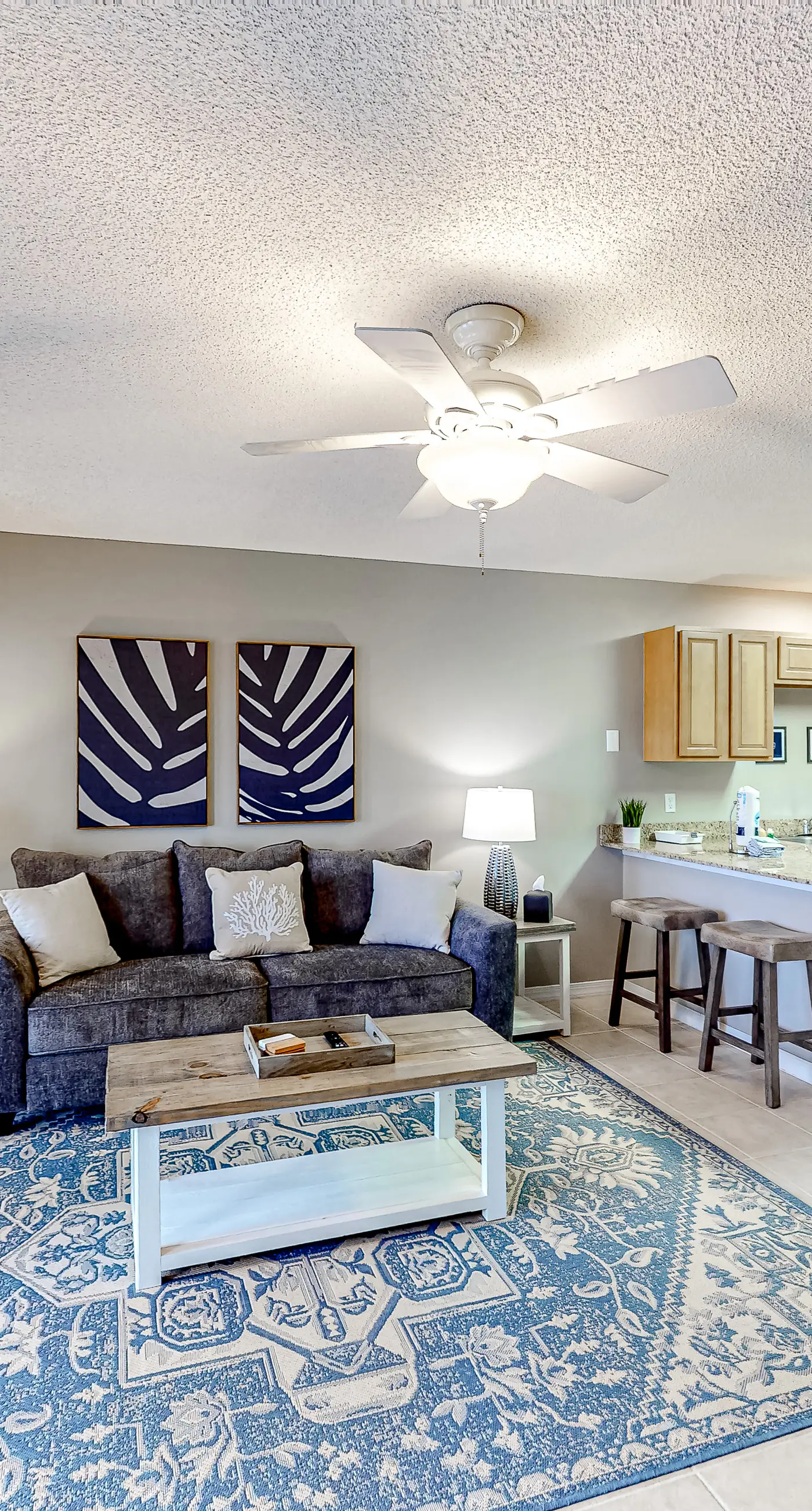 Stunning condo with a pool, hot tub, and a washer&dryer