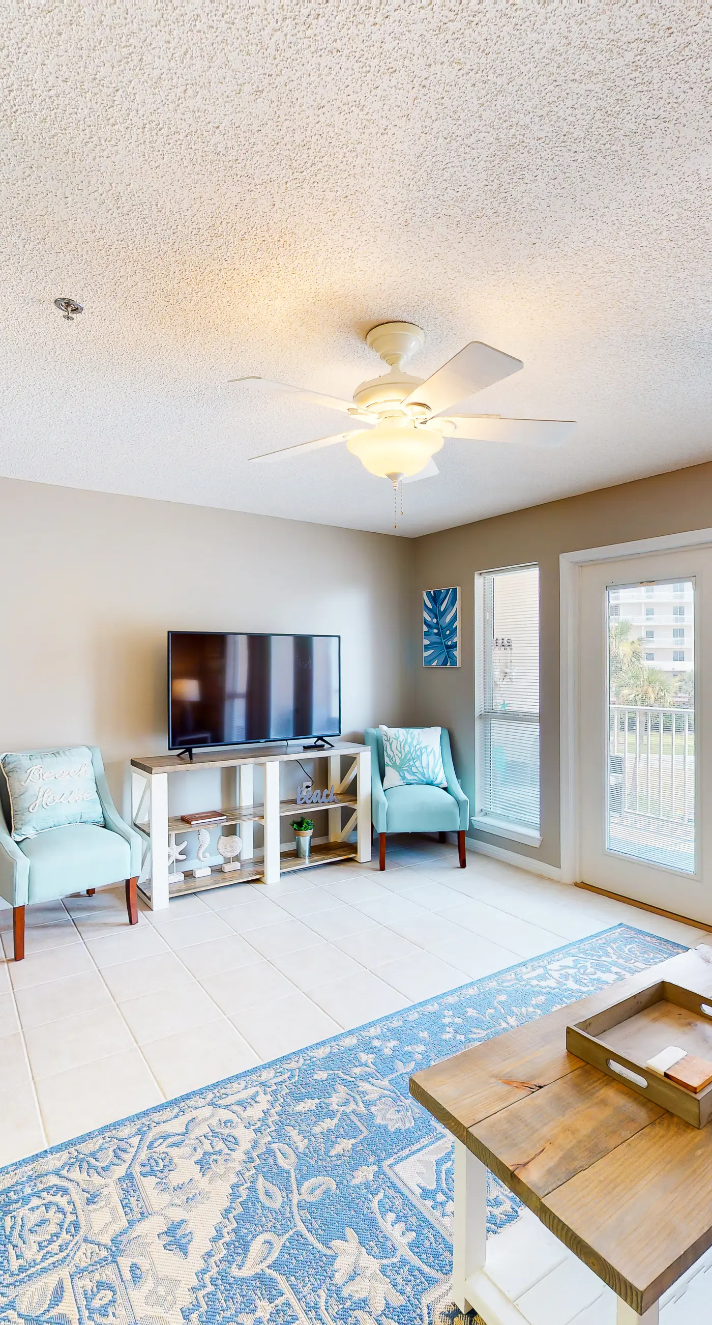 Stunning condo with a pool, hot tub, and a washer&dryer