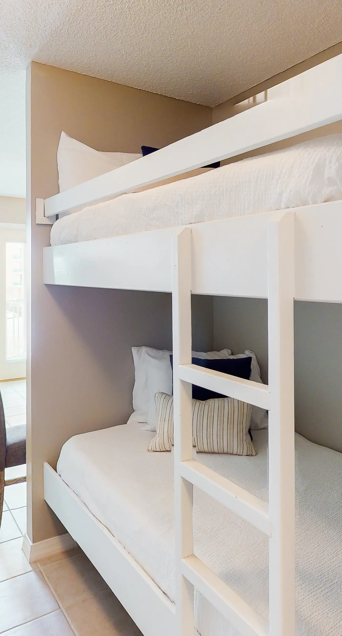 Stunning condo with a pool, hot tub, and a washer&dryer