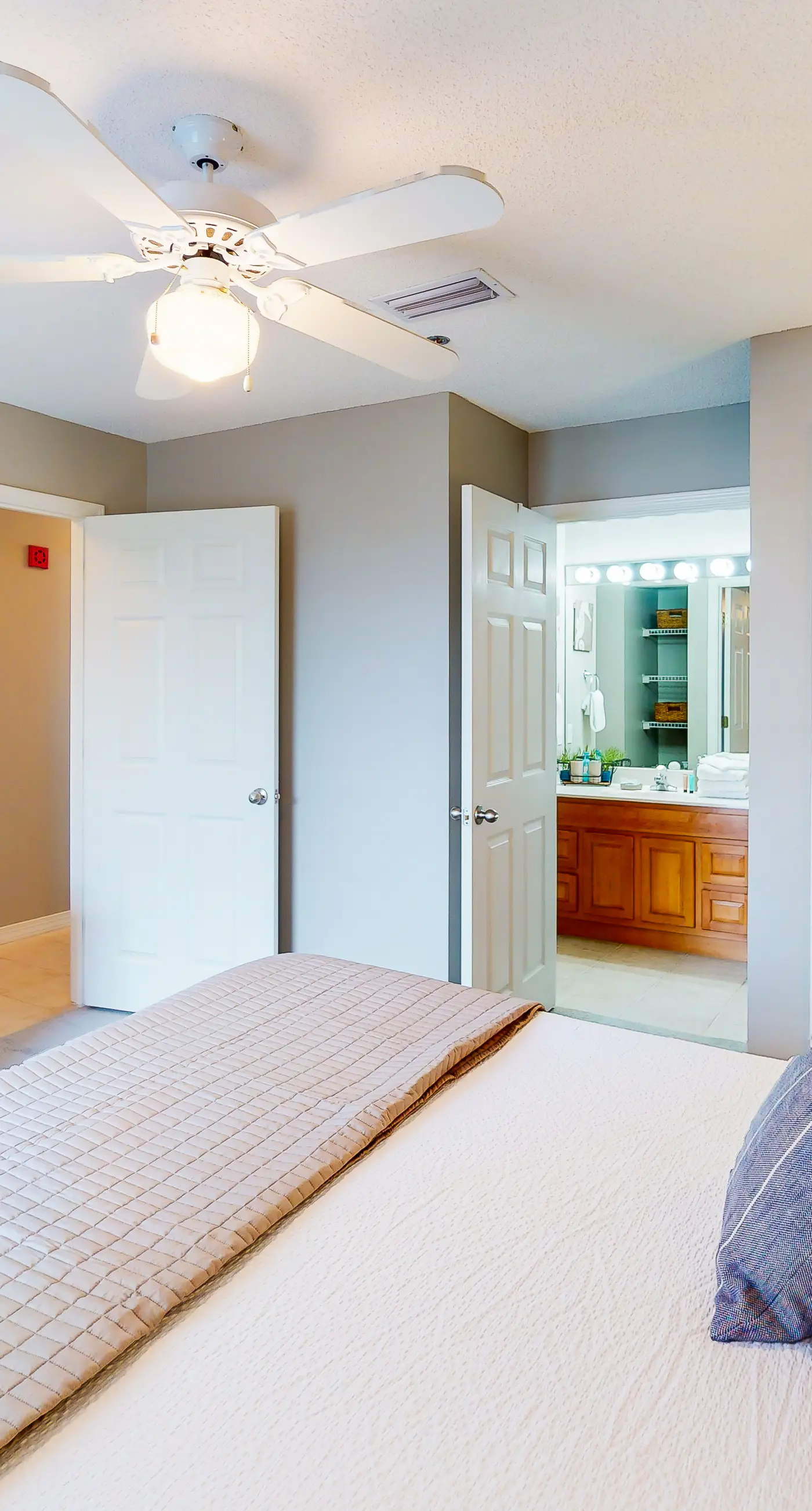 Stunning condo with a pool, hot tub, and a washer&dryer