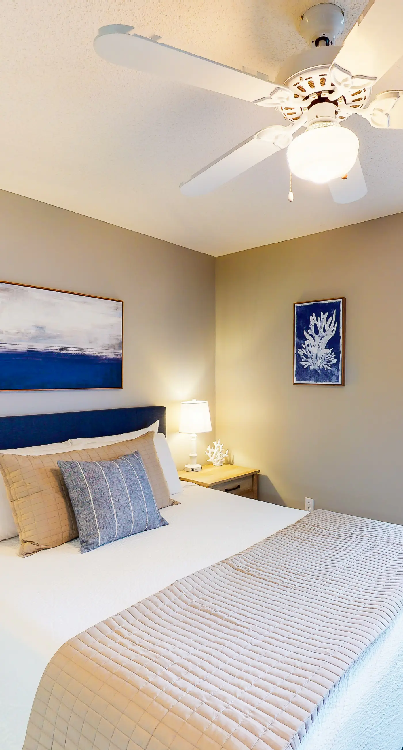 Stunning condo with a pool, hot tub, and a washer&dryer