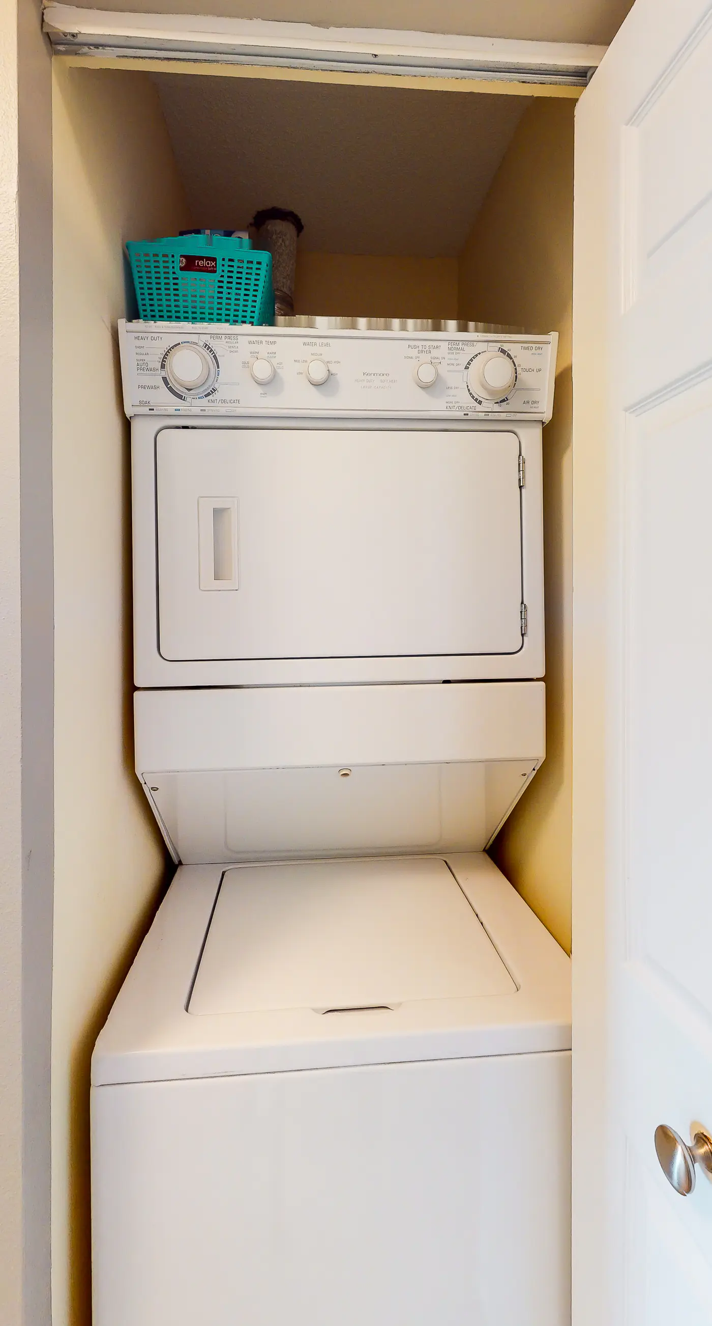 Stunning condo with a pool, hot tub, and a washer&dryer