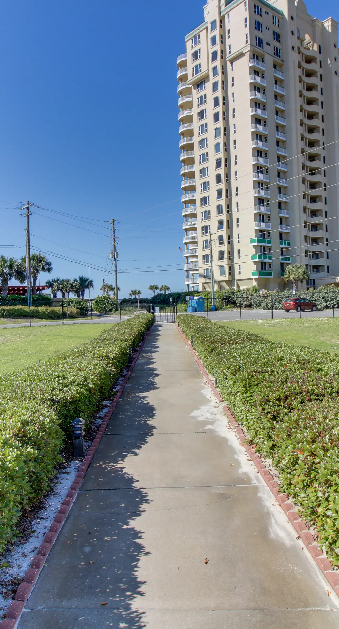 Stunning condo with a pool, hot tub, and a washer&dryer