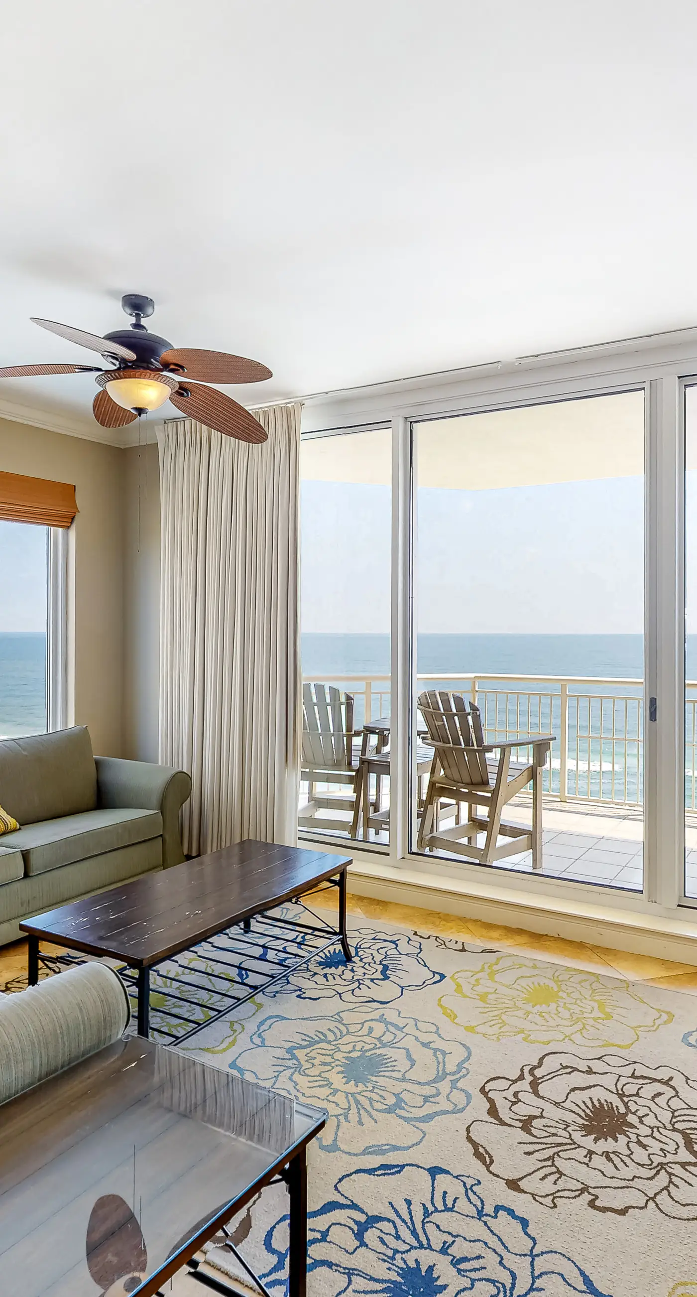 9th-floor open, bright condo with views - close to dining