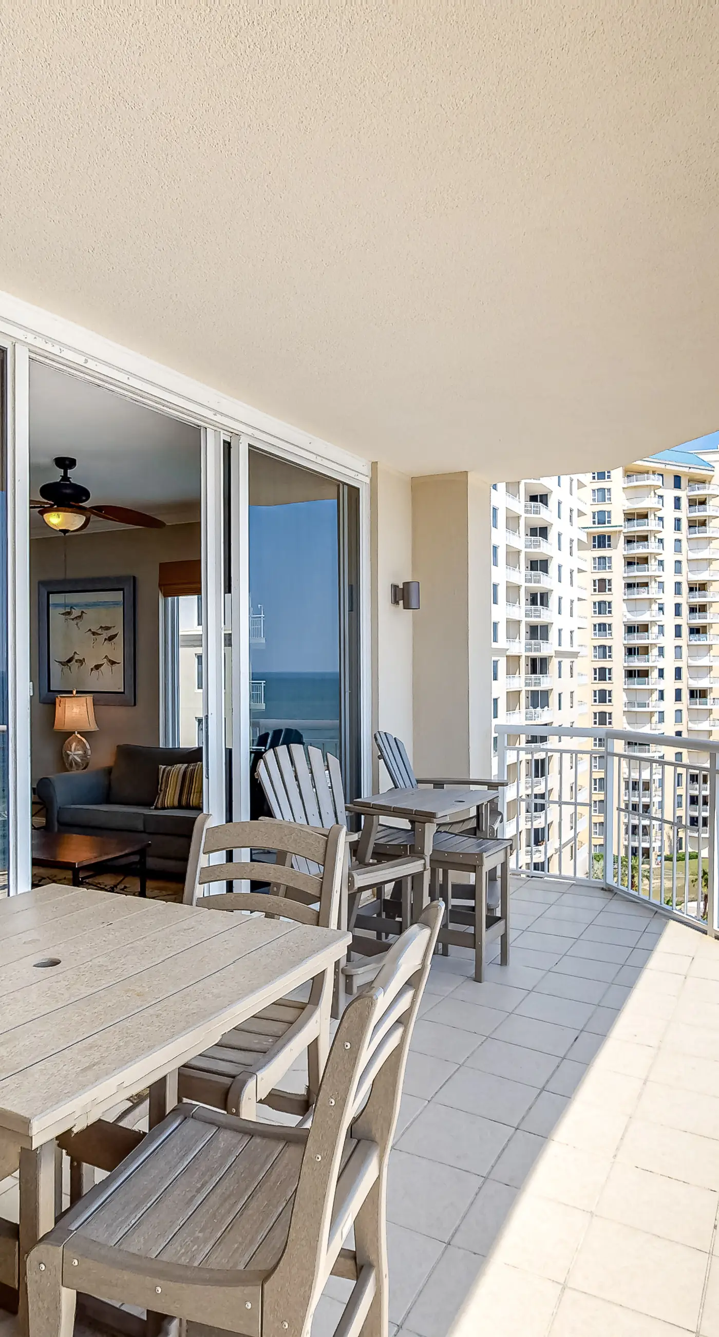 9th-floor open, bright condo with views - close to dining