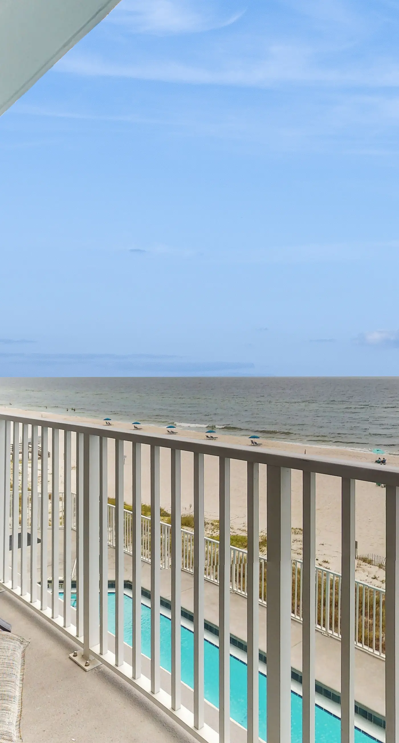 Inviting Gulf-front condo In Perdido Key with waterfront pool/hot tub and oceanfront balcony