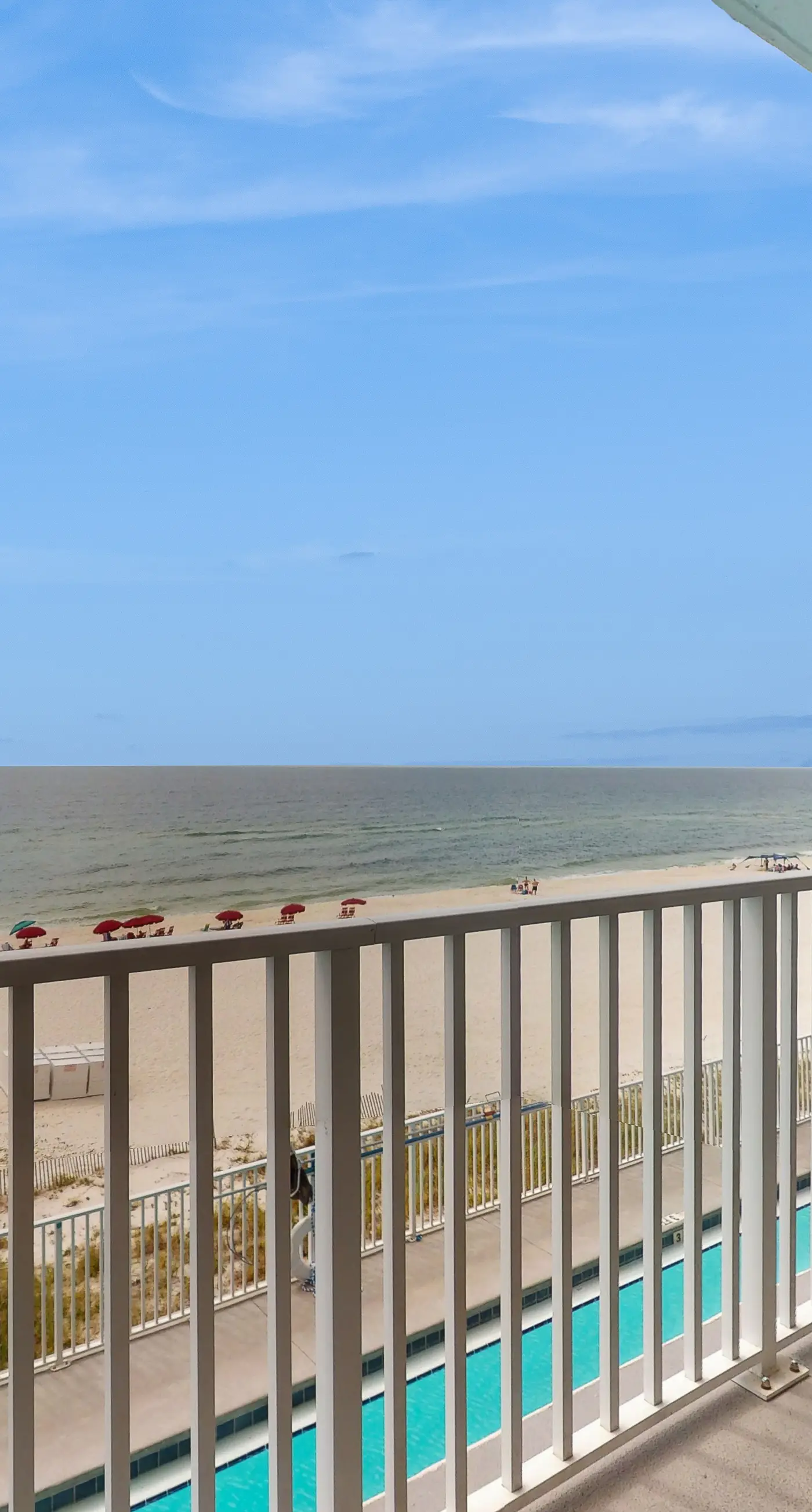 Inviting Gulf-front condo In Perdido Key with waterfront pool/hot tub and oceanfront balcony