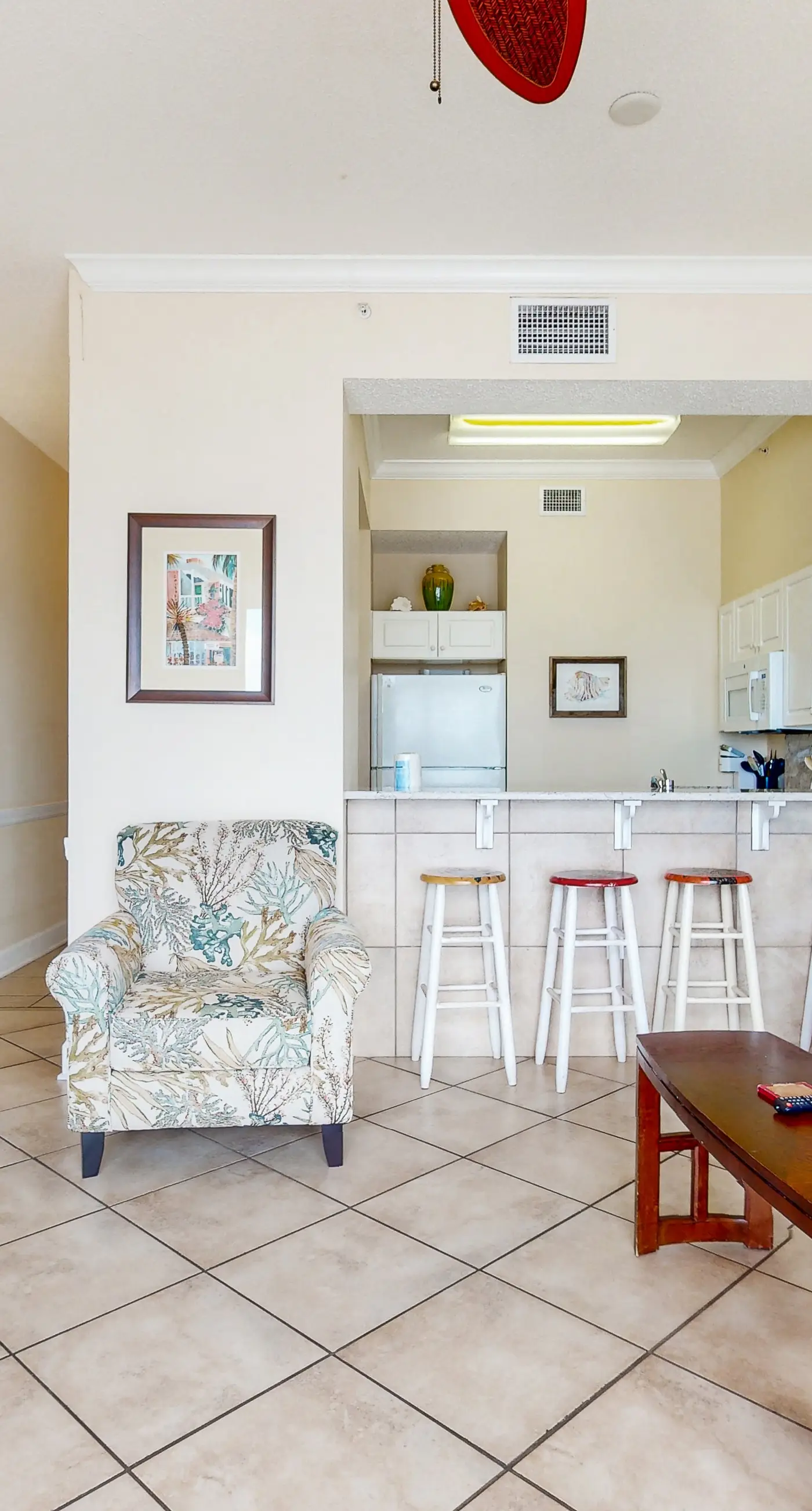 Inviting Gulf-front condo In Perdido Key with waterfront pool/hot tub and oceanfront balcony