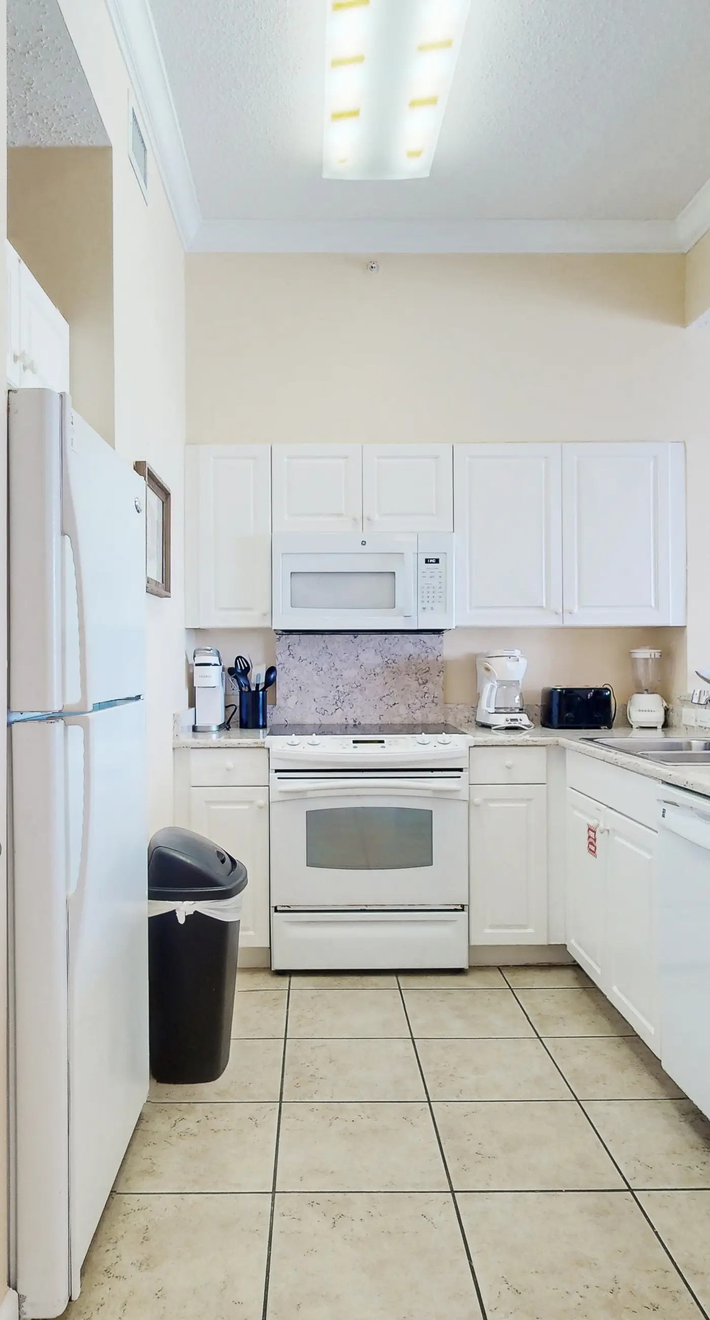 Inviting Gulf-front condo In Perdido Key with waterfront pool/hot tub and oceanfront balcony