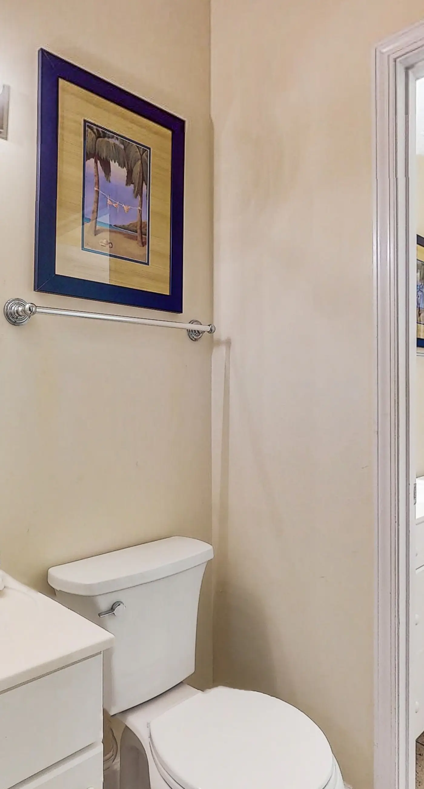 Inviting Gulf-front condo In Perdido Key with waterfront pool/hot tub and oceanfront balcony