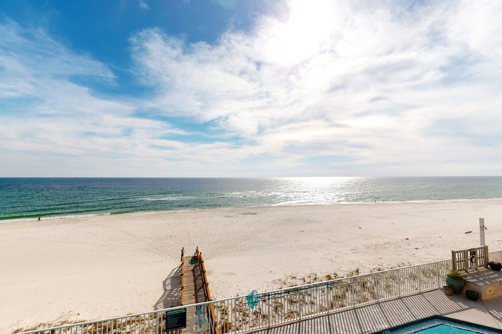 Gulf-front Perdido Key Condo with Waterfront Pool/Hot Tub and Oceanfront Balcony
