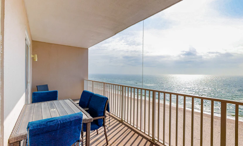 Inviting Gulf-front condo In Perdido Key with waterfront pool/hot tub and oceanfront balcony
