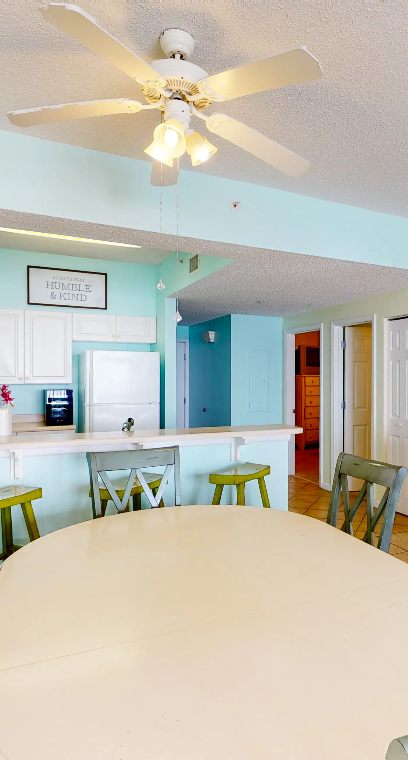 Inviting Gulf-front condo In Perdido Key with waterfront pool/hot tub and oceanfront balcony