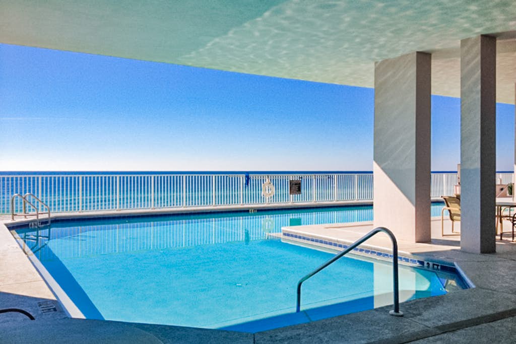 Inviting Gulf-front condo In Perdido Key with waterfront pool/hot tub and oceanfront balcony