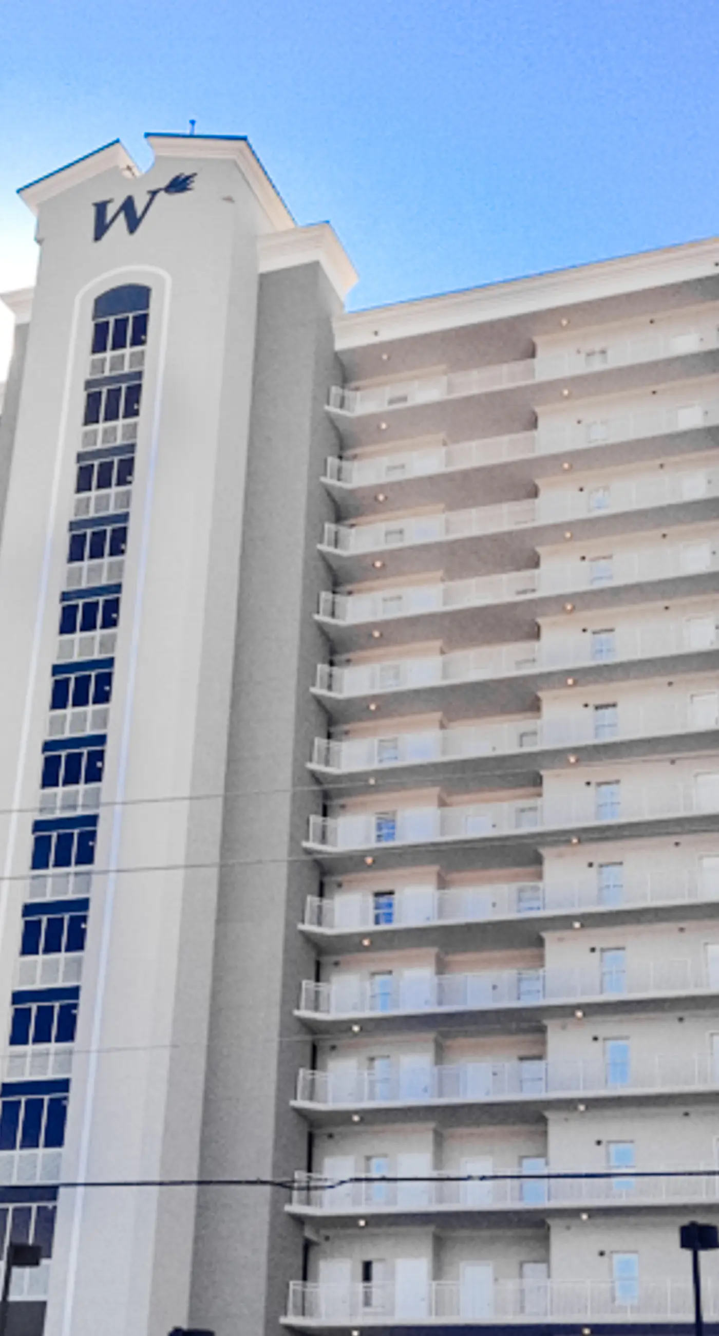Inviting Gulf-front condo In Perdido Key with waterfront pool/hot tub and oceanfront balcony