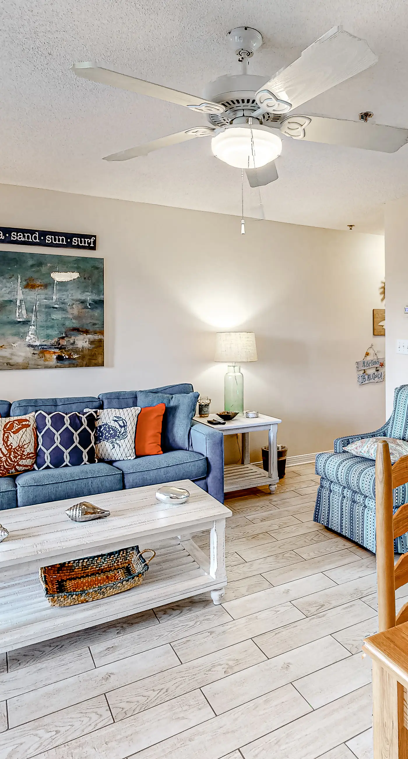 Snowbird-friendly condo near the ocean with patio, outdoor pool, & hot tub