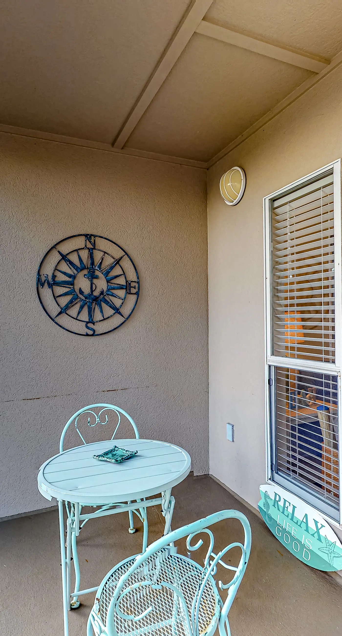 Snowbird-friendly condo near the ocean with patio, outdoor pool, & hot tub