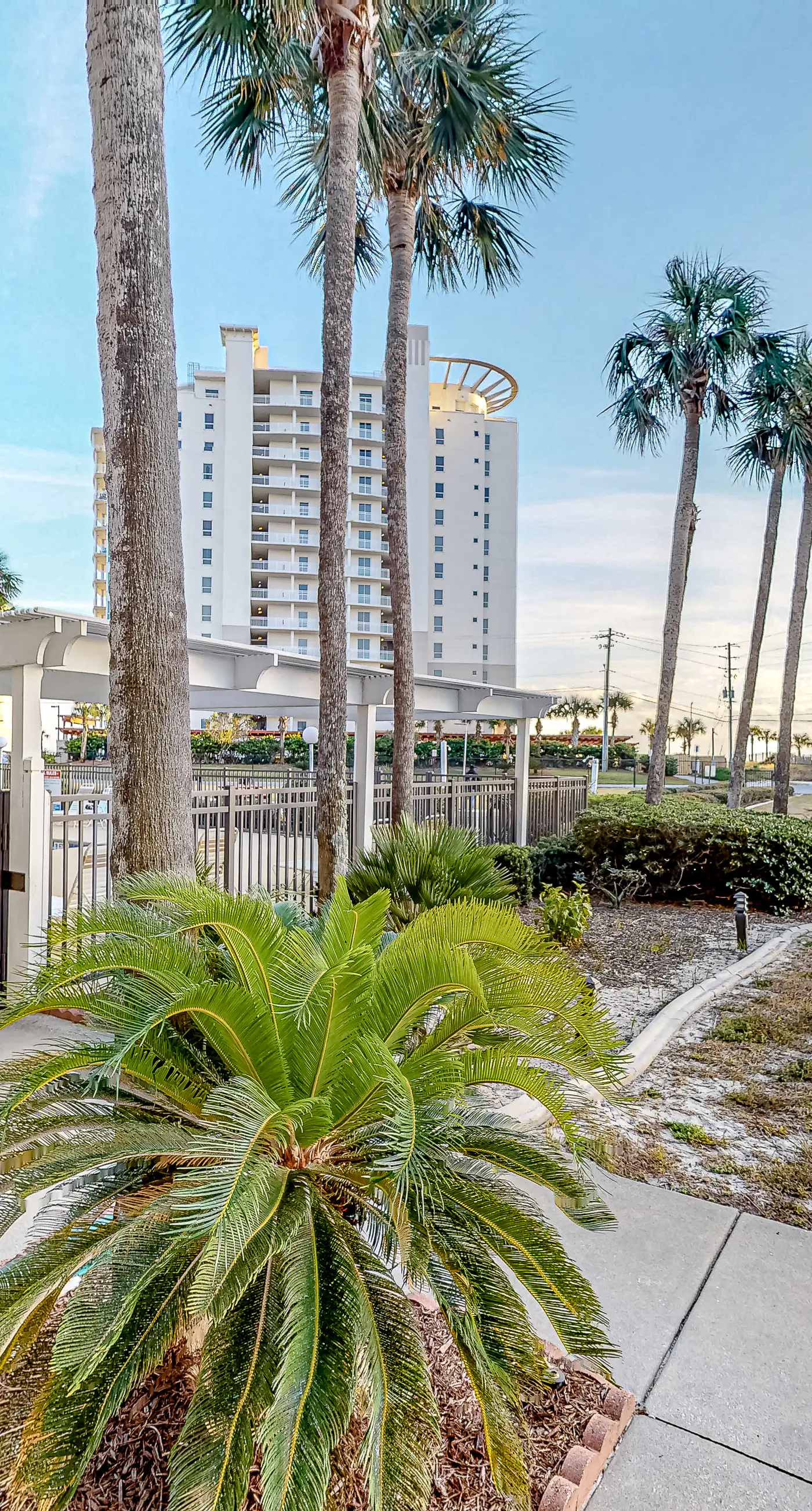 Snowbird-friendly condo near the ocean with patio, outdoor pool, & hot tub