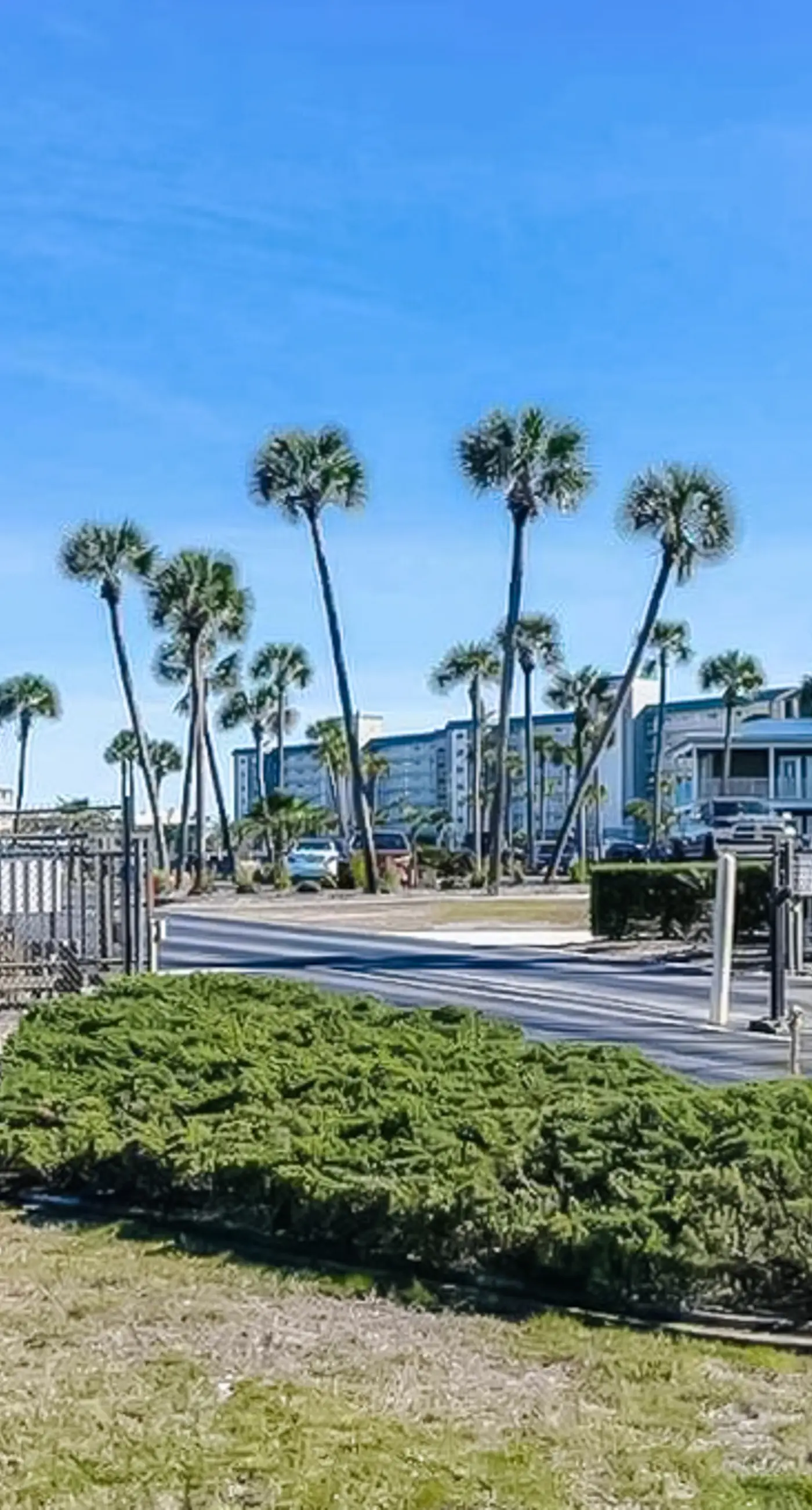 Snowbird-friendly condo near the ocean with patio, outdoor pool, & hot tub