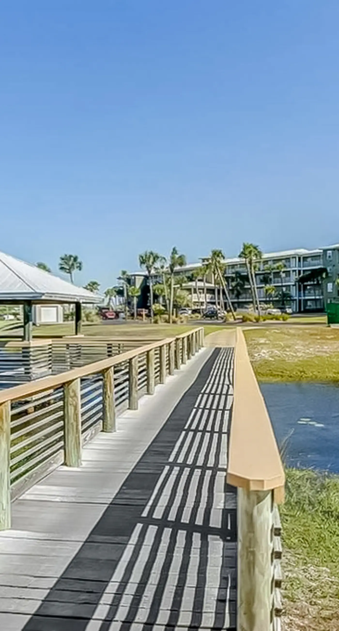Snowbird-friendly condo near the ocean with patio, outdoor pool, & hot tub