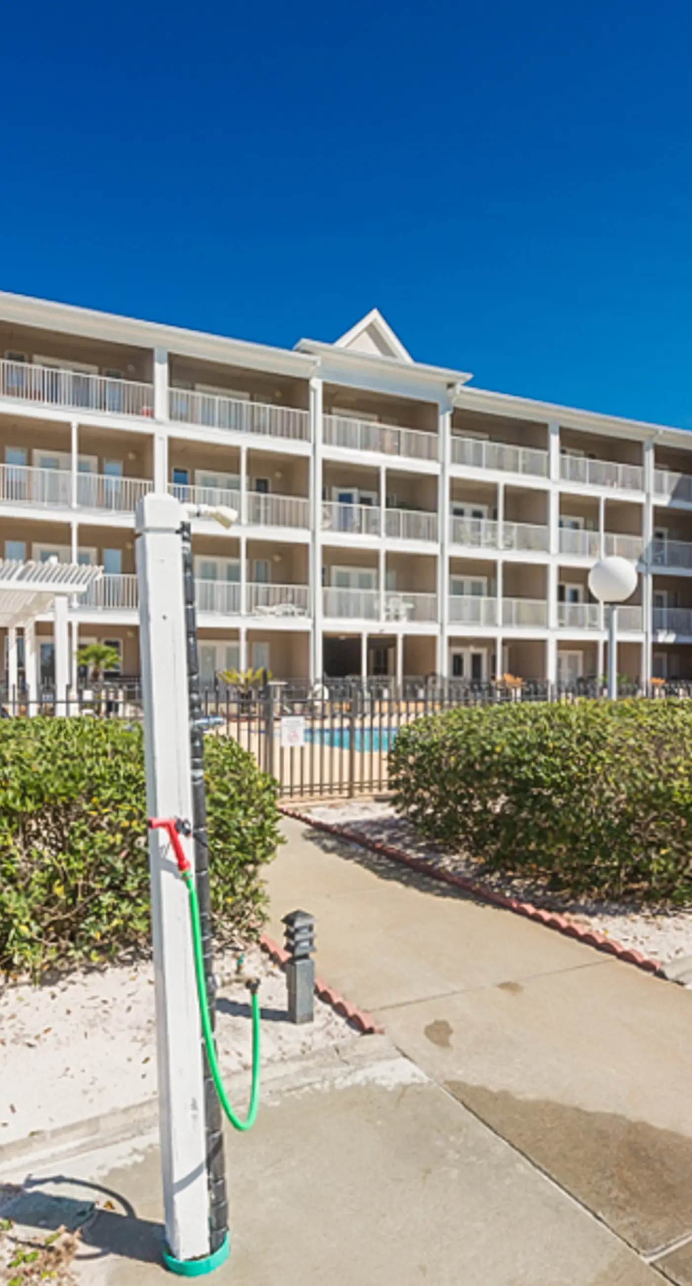 Snowbird-friendly condo near the ocean with patio, outdoor pool, & hot tub