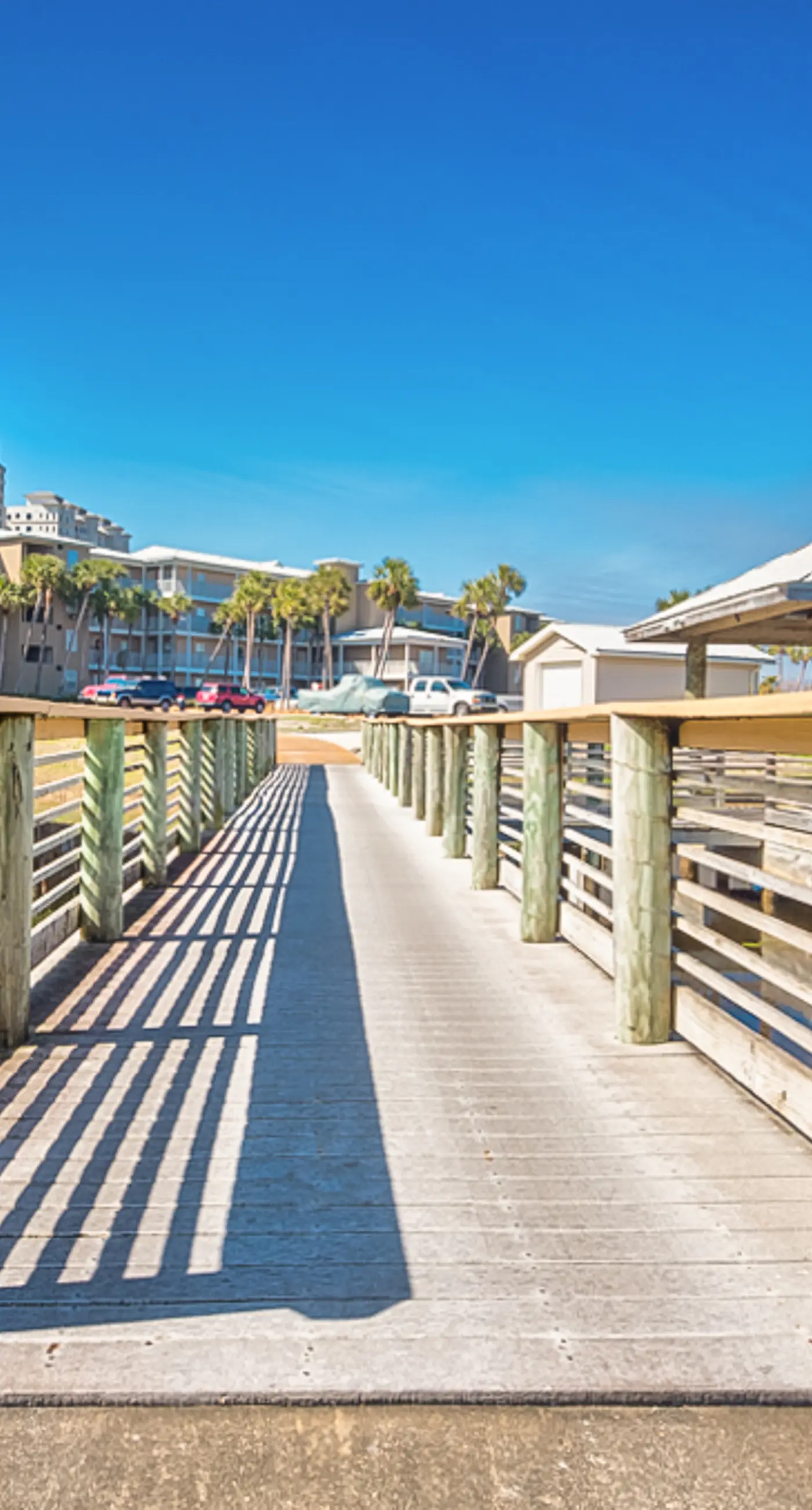 Snowbird-friendly condo near the ocean with patio, outdoor pool, & hot tub