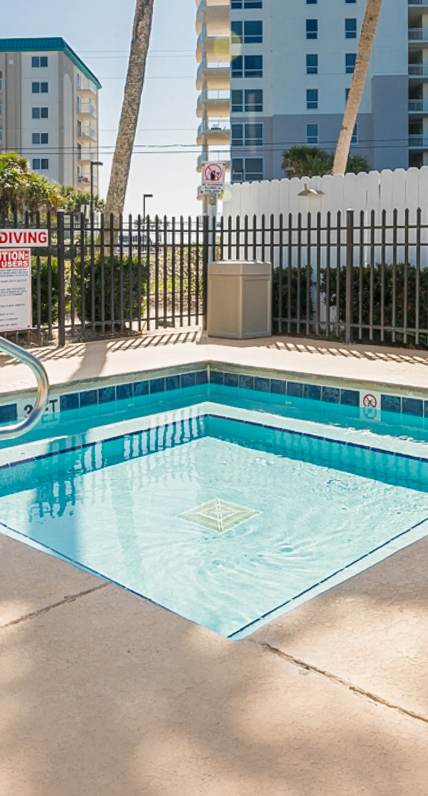 Snowbird-friendly condo near the ocean with patio, outdoor pool, & hot tub