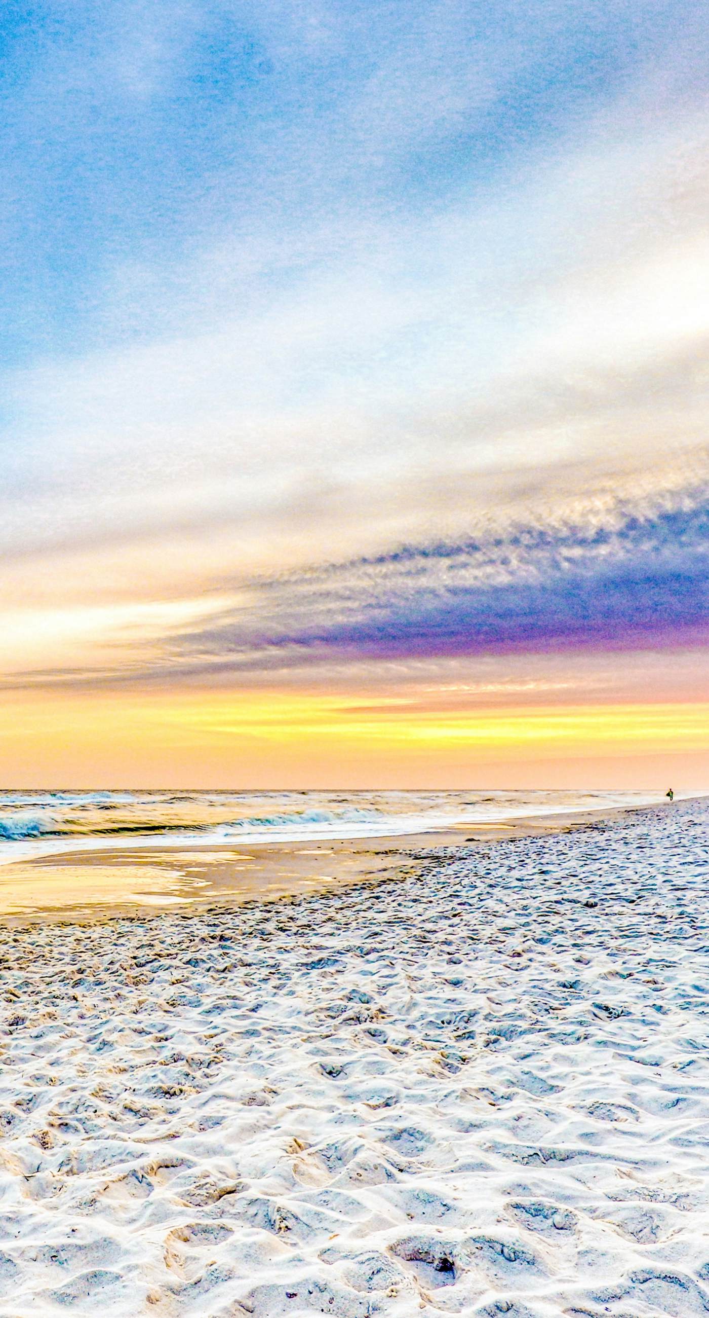 Gorgeous Oceanfront condo with washer/dryer, Gulf-front balcony & pool/hot tub