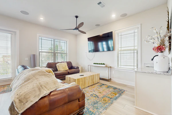 Nautical home in coastal community with shared pool, Wifi, Pet friendly