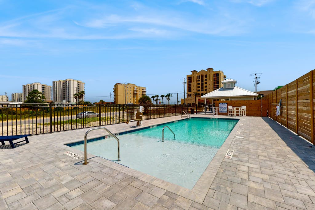 Nautical home in coastal community with shared pool, Wifi, Pet friendly