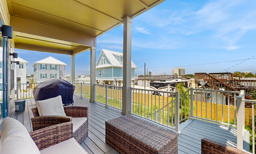 Nautical home in coastal community with shared pool, Wifi, Pet friendly