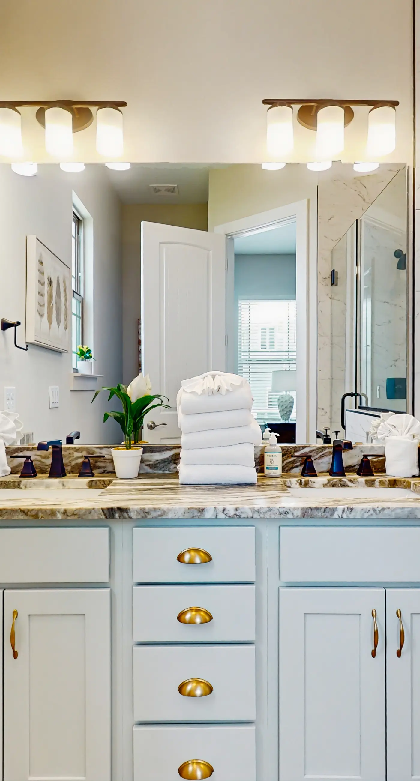 Nautical home in coastal community with shared pool, Wifi, Pet friendly