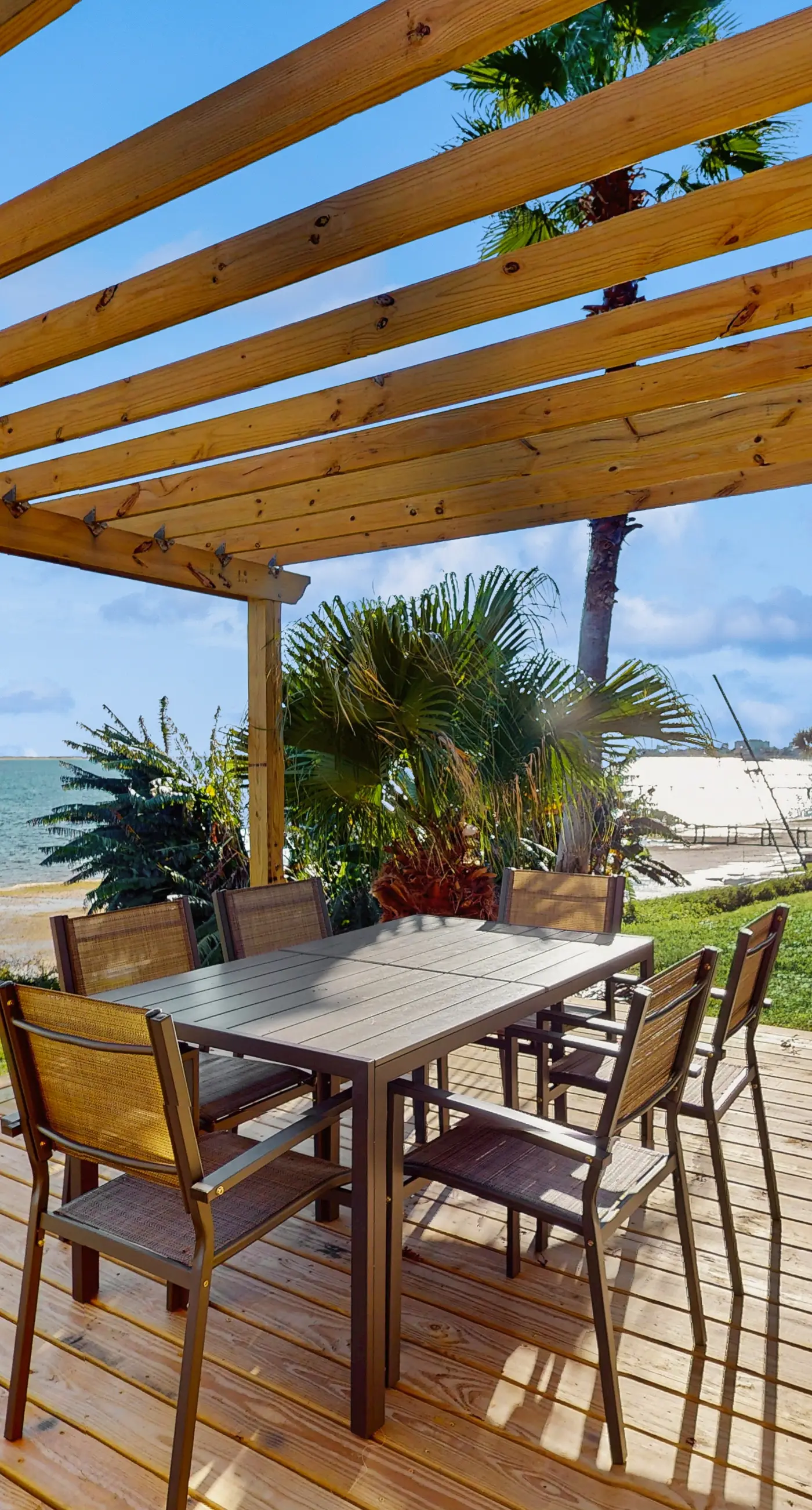 Waterfront Private Dock & Hot Tub, Pet Friendly HOME with Beach/Ocean views, Grill & Wifi