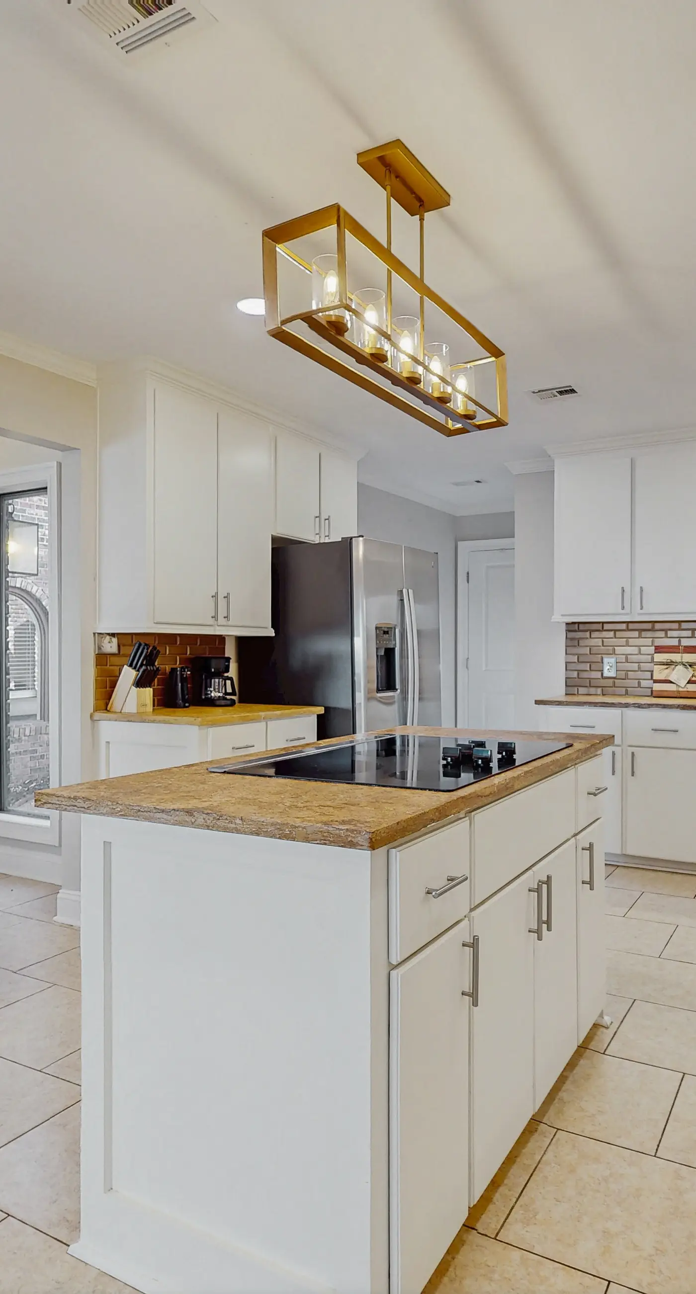 Waterfront Private Dock & Hot Tub, Pet Friendly HOME with Beach/Ocean views, Grill & Wifi