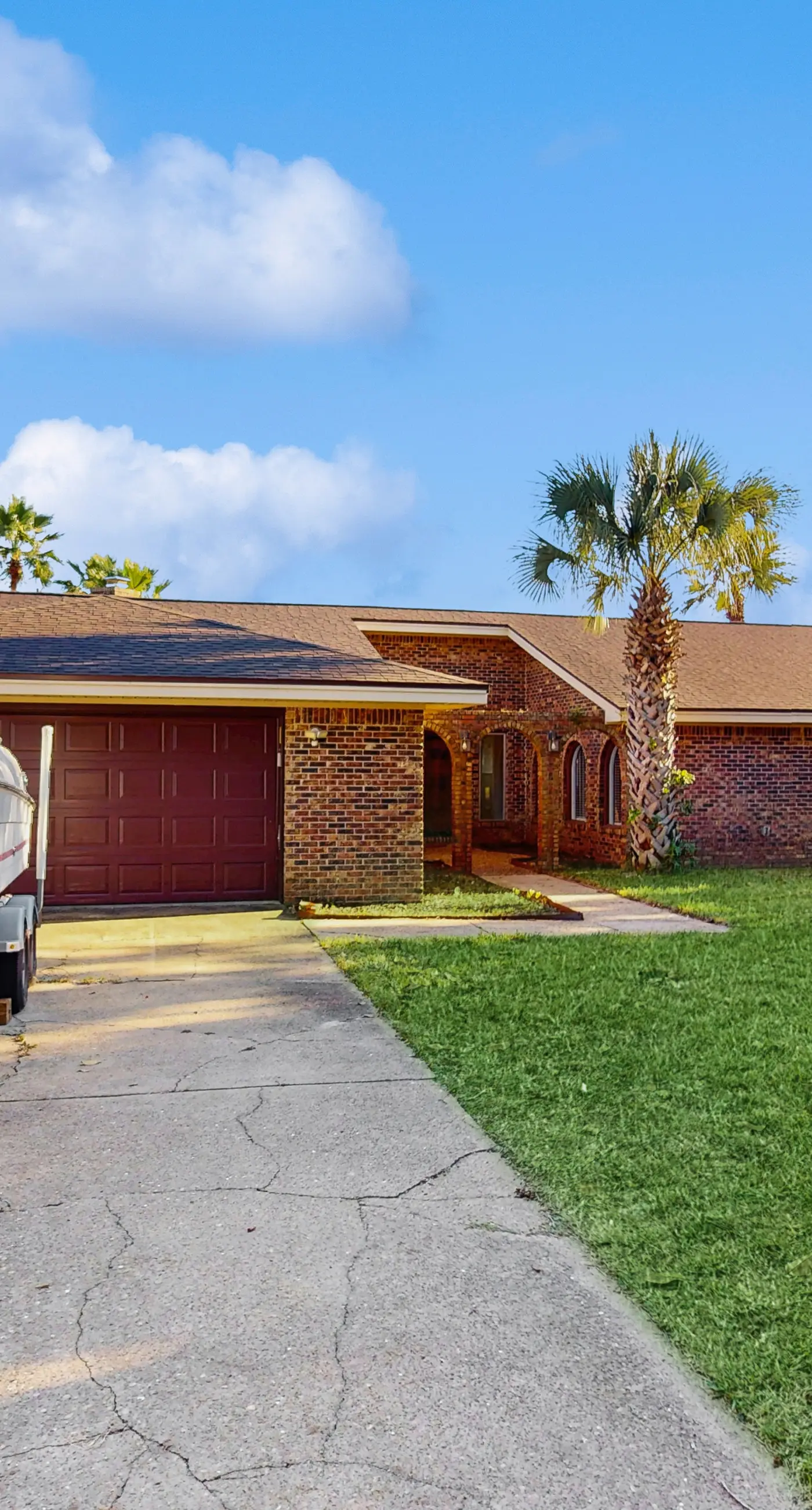 Waterfront Private Dock & Hot Tub, Pet Friendly HOME with Beach/Ocean views, Grill & Wifi