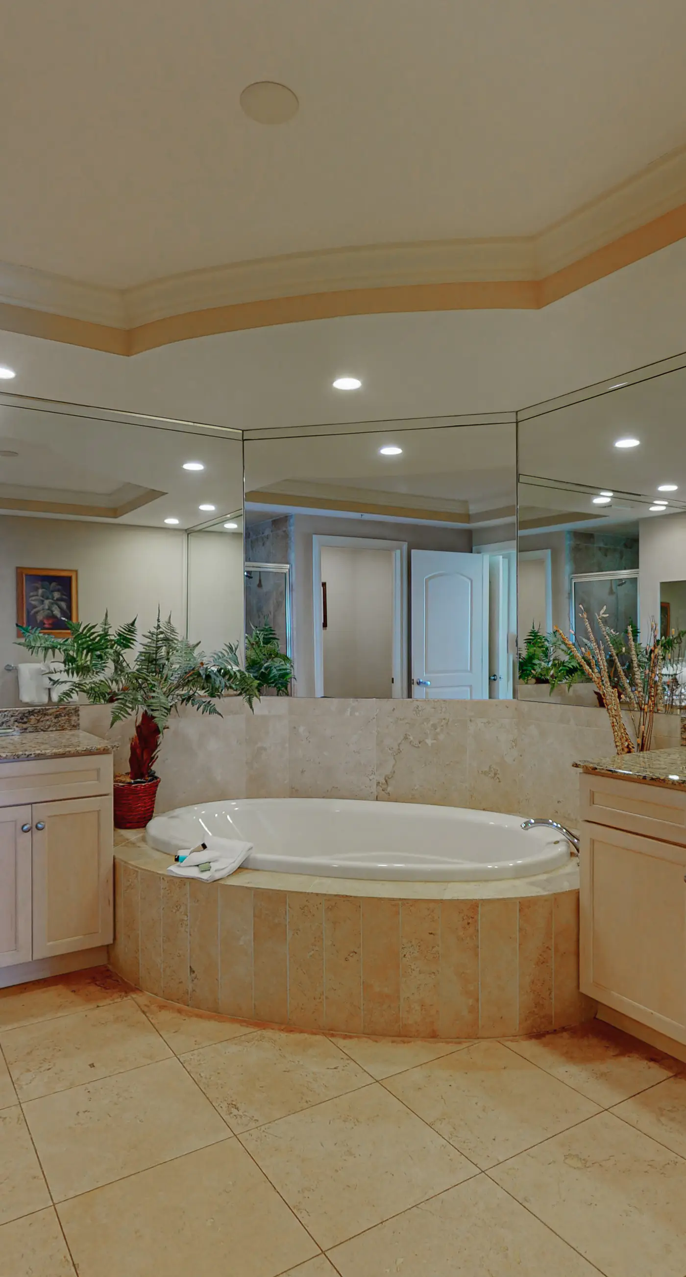 Gorgeous, cozy beachfront condo with pool, pool spa & beach access