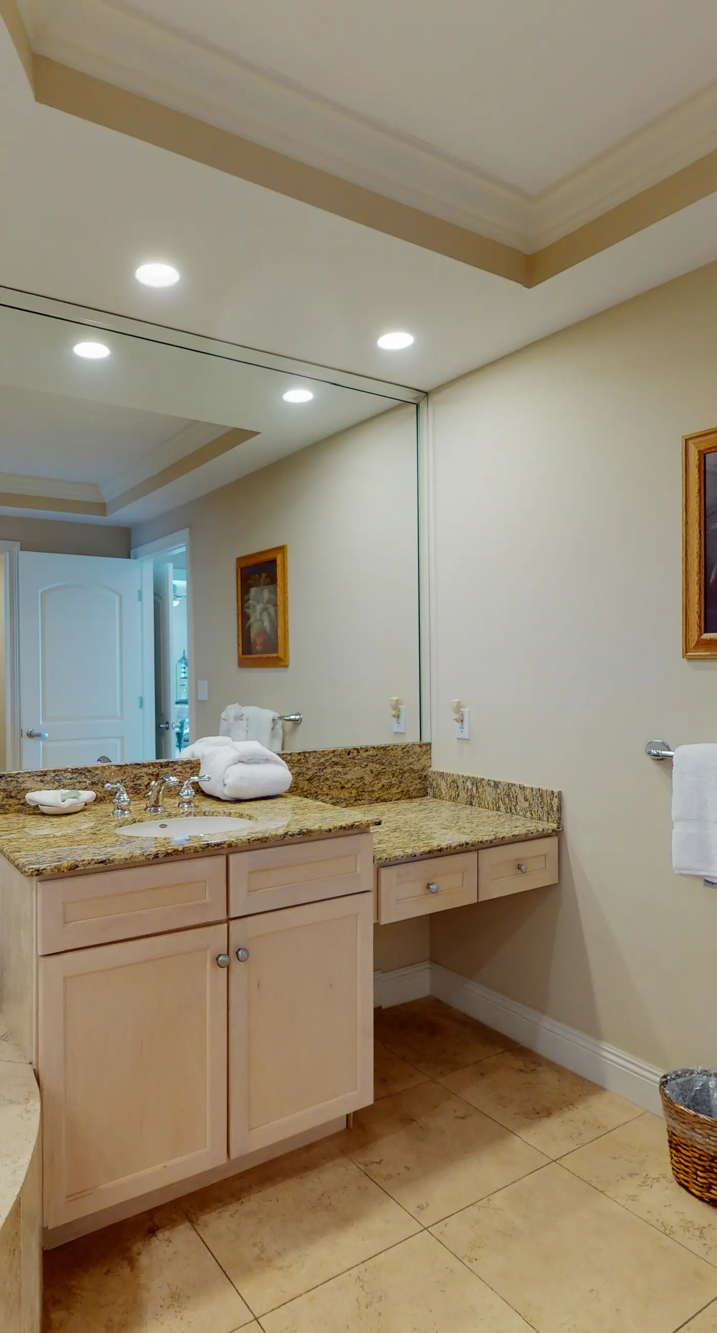 Gorgeous, cozy beachfront condo with pool, pool spa & beach access