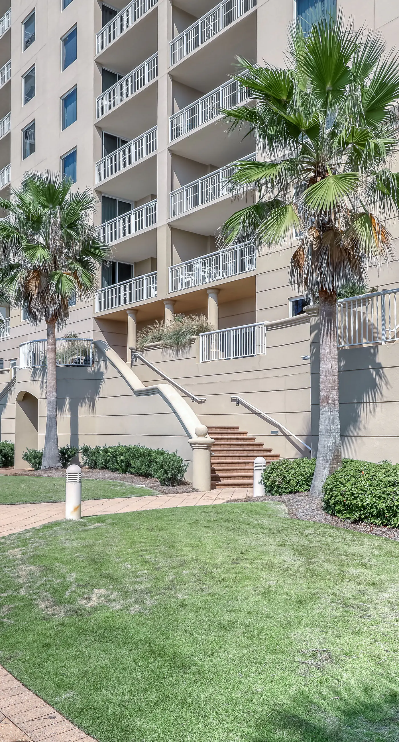 Gorgeous, cozy beachfront condo with pool, pool spa & beach access