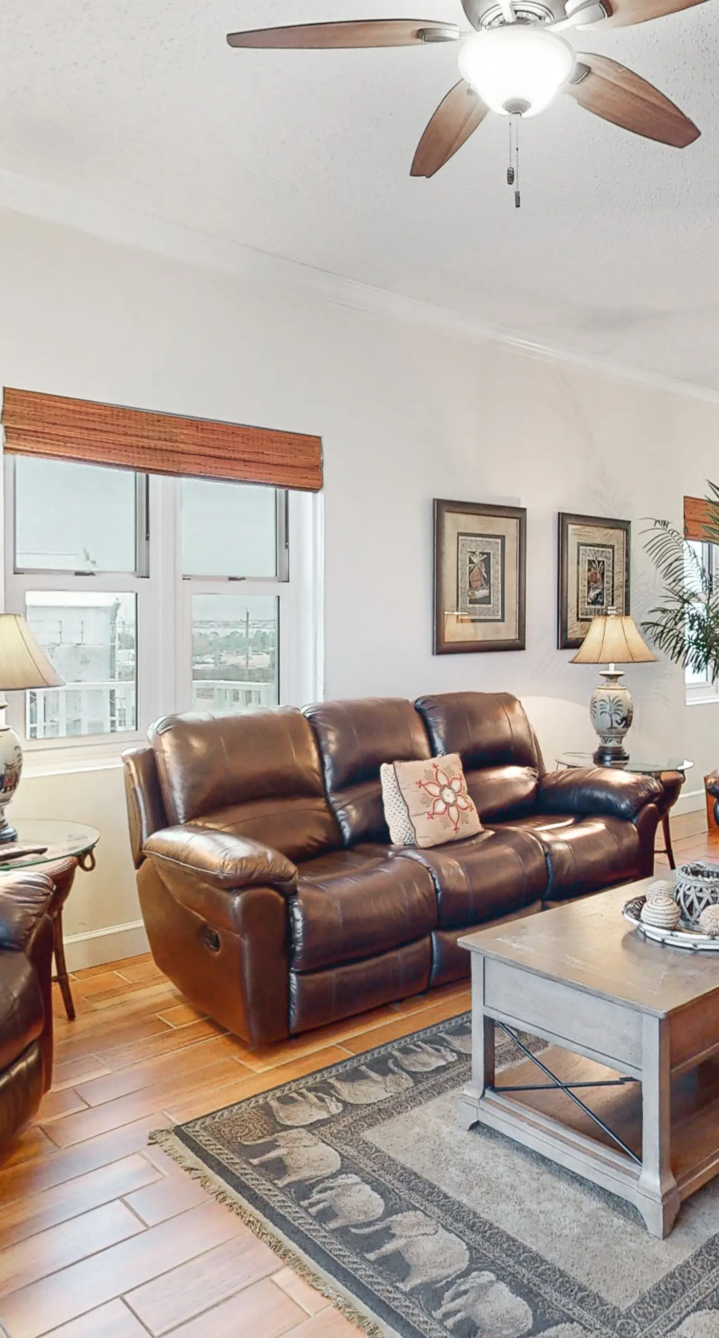 Inviting Gulf-front condo In Perdido Key with waterfront pool/hot tub and oceanfront balcony