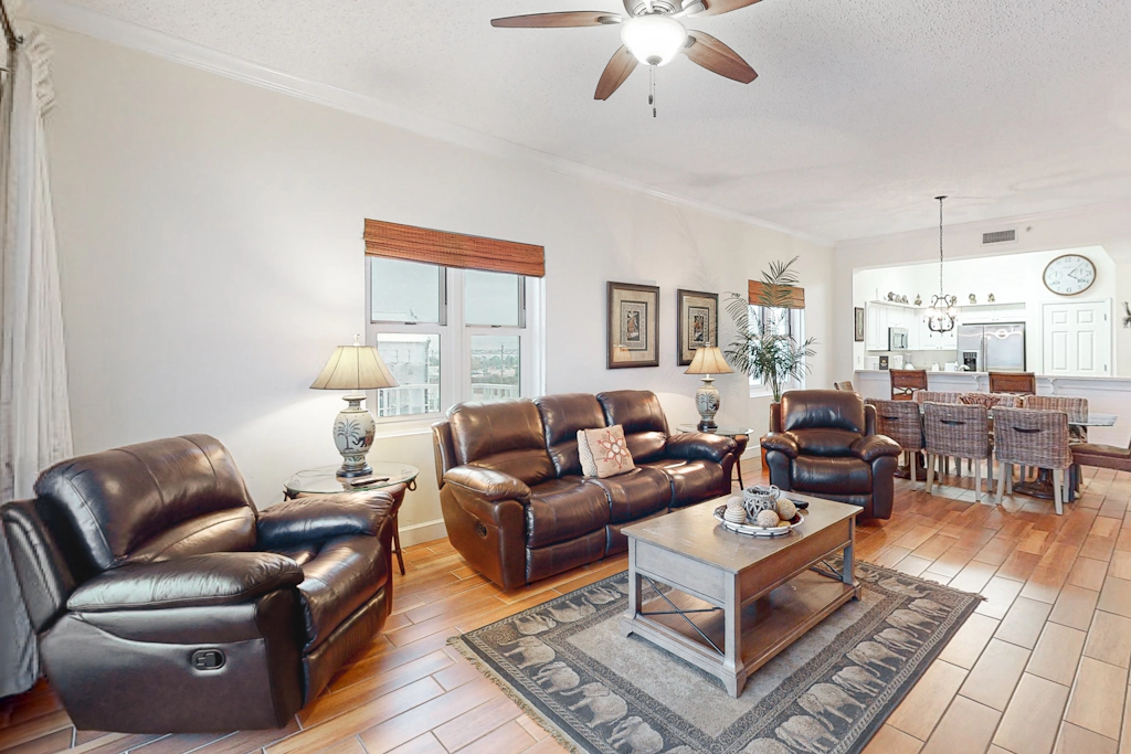 Inviting Gulf-front condo In Perdido Key with waterfront pool/hot tub and oceanfront balcony