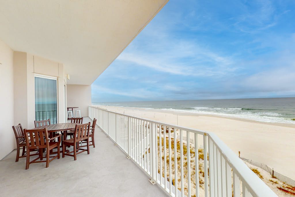 Gulf-front Perdido Key Condo with Waterfront Pool/Hot Tub and Oceanfront Balcony
