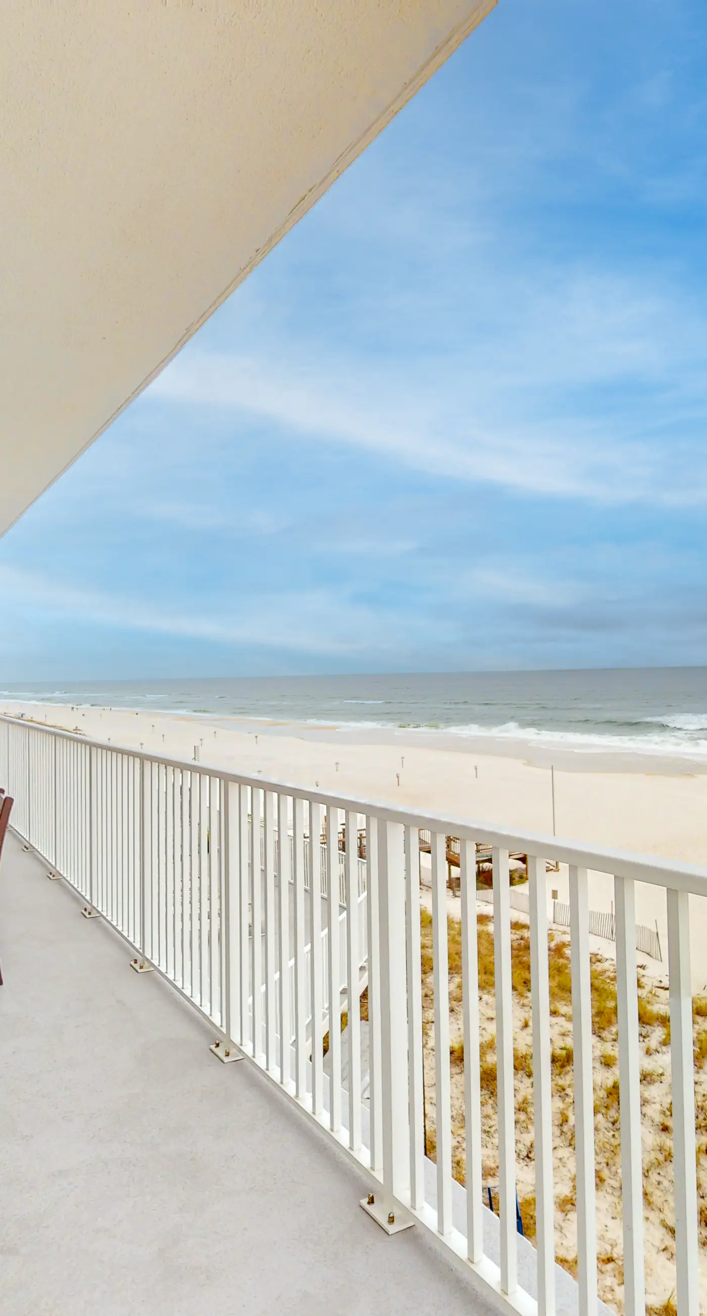 Inviting Gulf-front condo In Perdido Key with waterfront pool/hot tub and oceanfront balcony