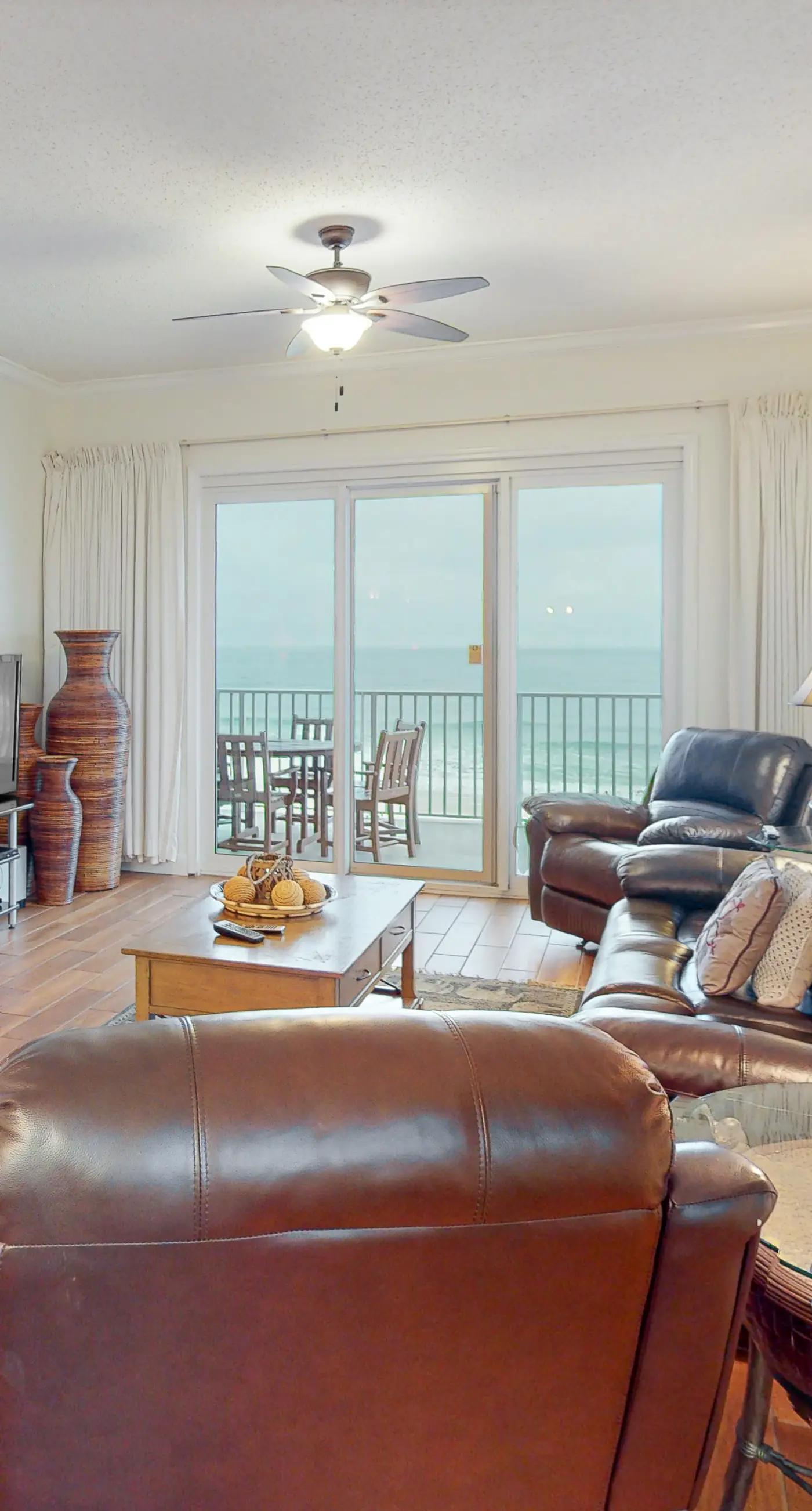 Inviting Gulf-front condo In Perdido Key with waterfront pool/hot tub and oceanfront balcony
