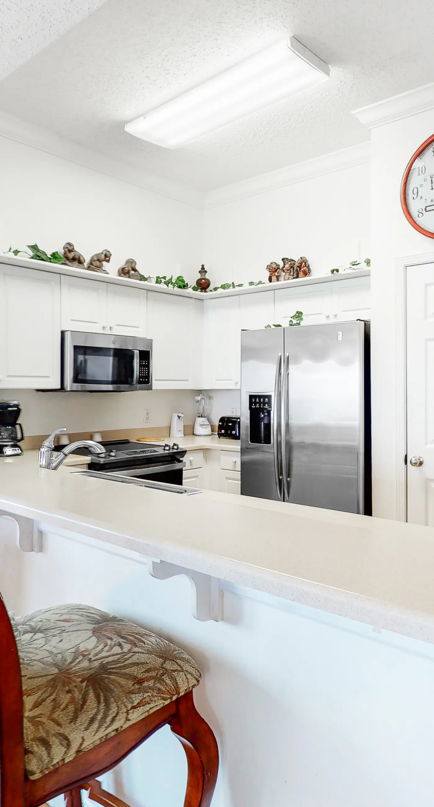 Inviting Gulf-front condo In Perdido Key with waterfront pool/hot tub and oceanfront balcony