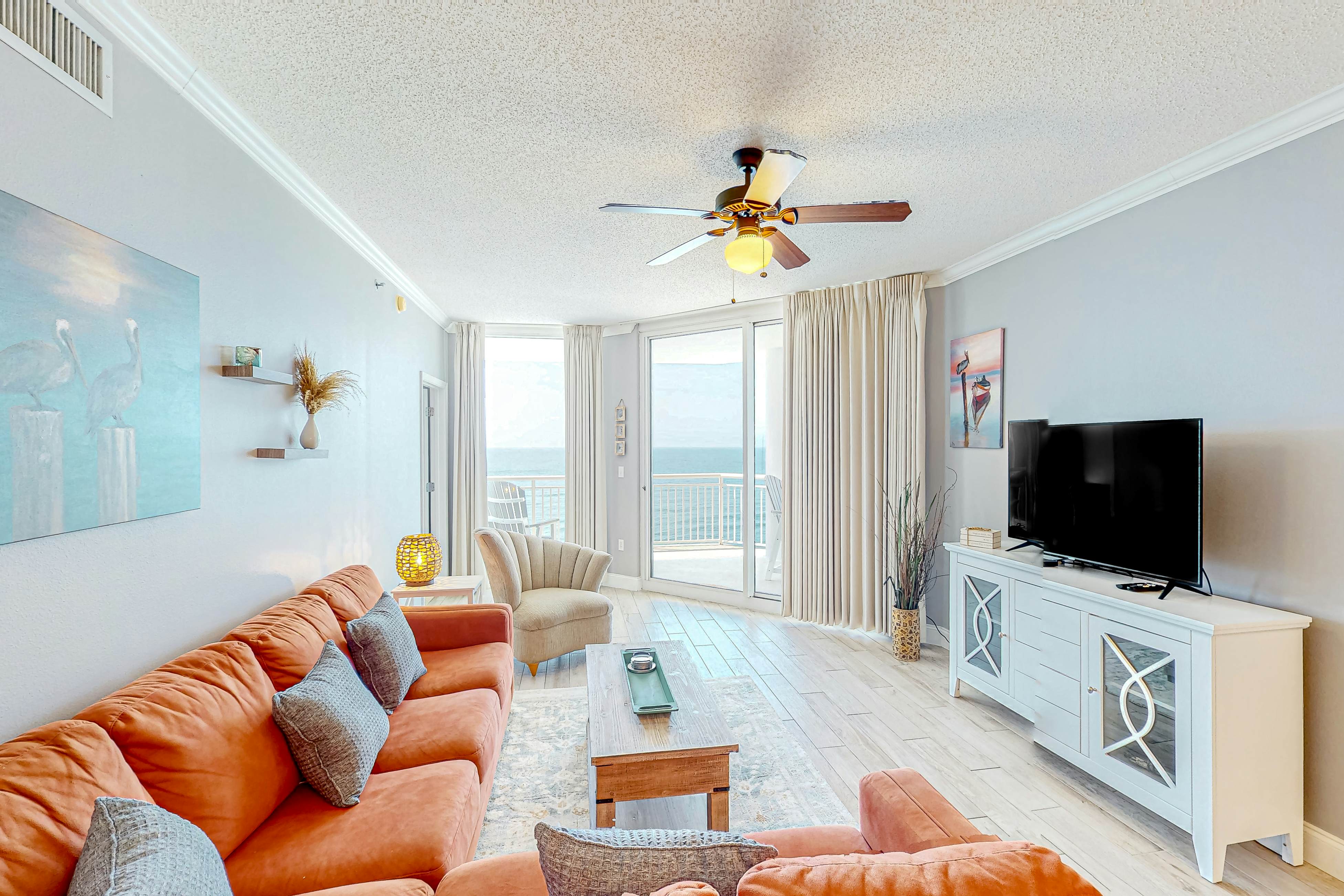 Oceanfront condo with pools, hot tub, tennis & gym - easy beach access
