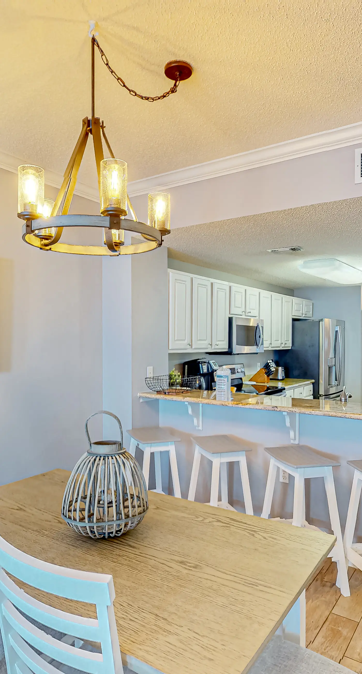 Oceanfront condo with pools, hot tub, tennis & gym - easy beach access