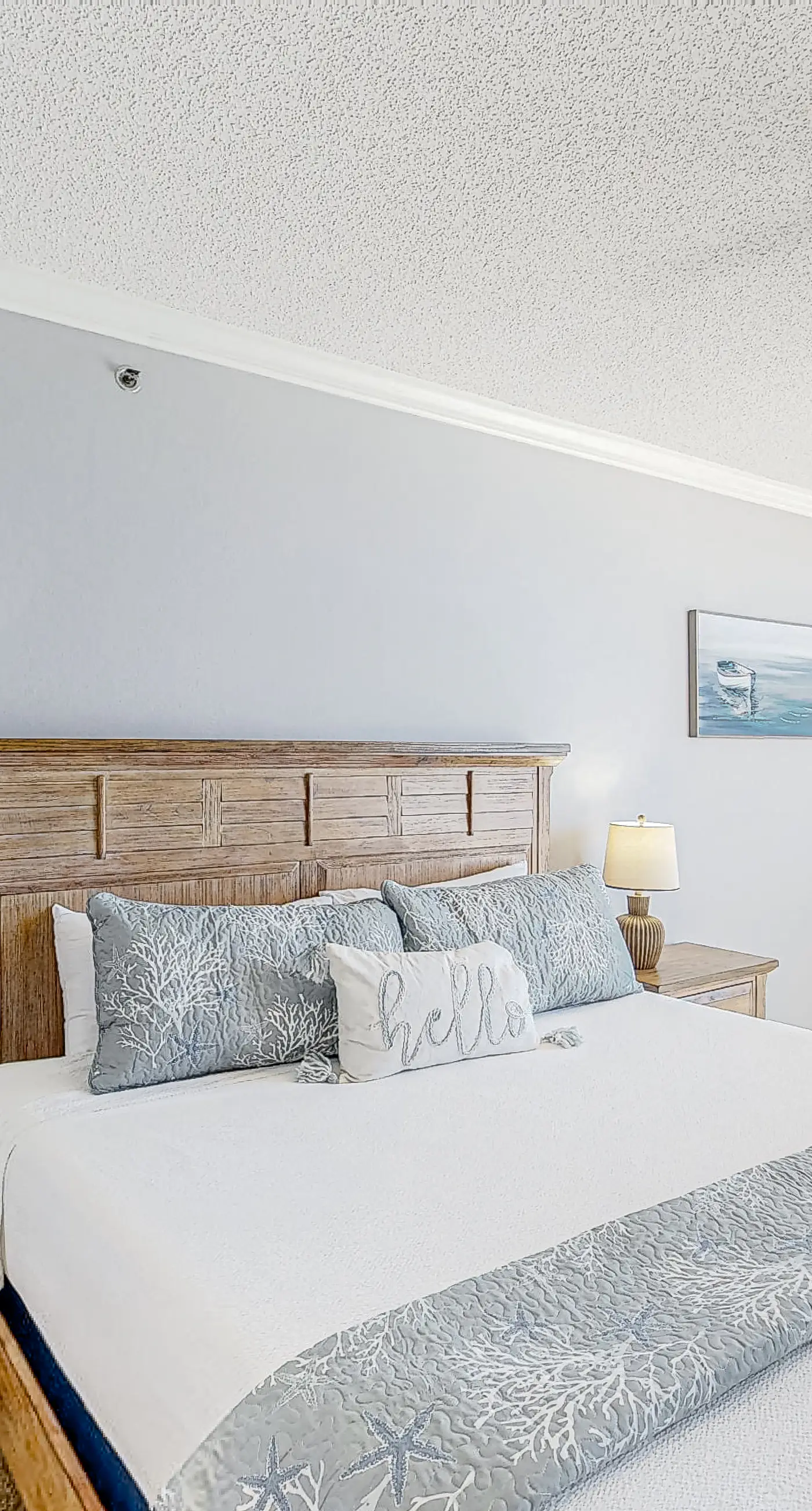 Oceanfront condo with pools, hot tub, tennis & gym - easy beach access