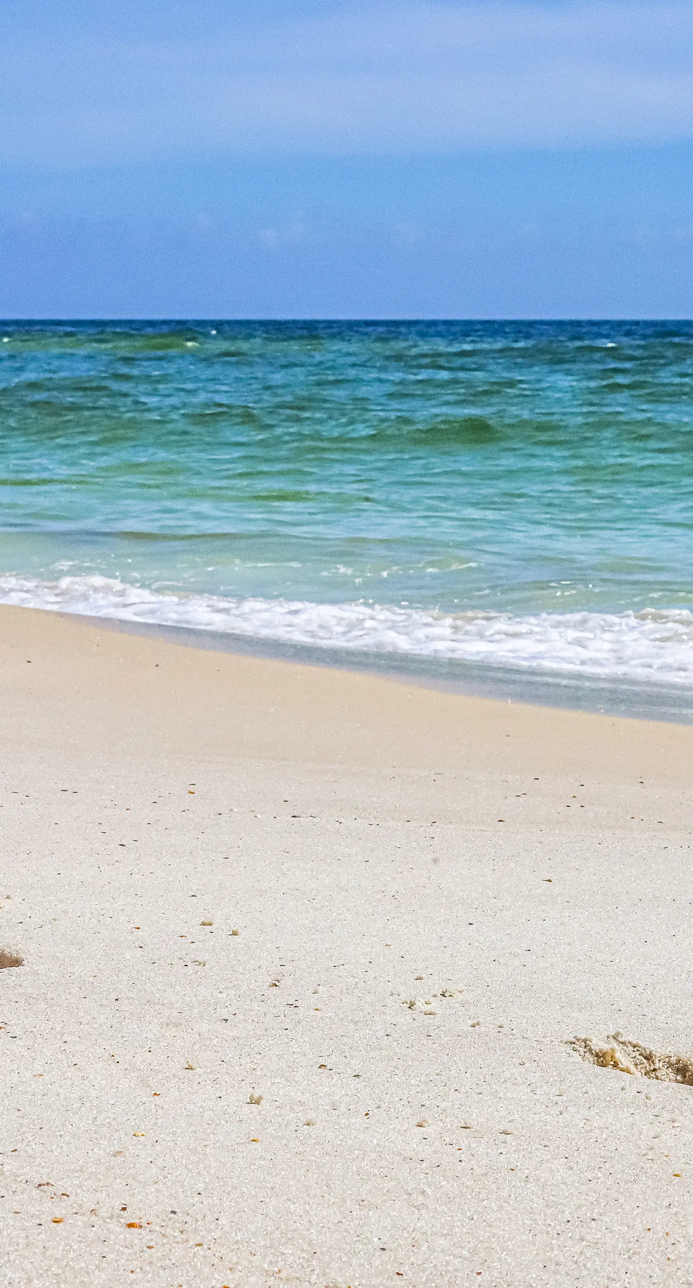 Oceanfront condo with pools, hot tub, tennis & gym - easy beach access