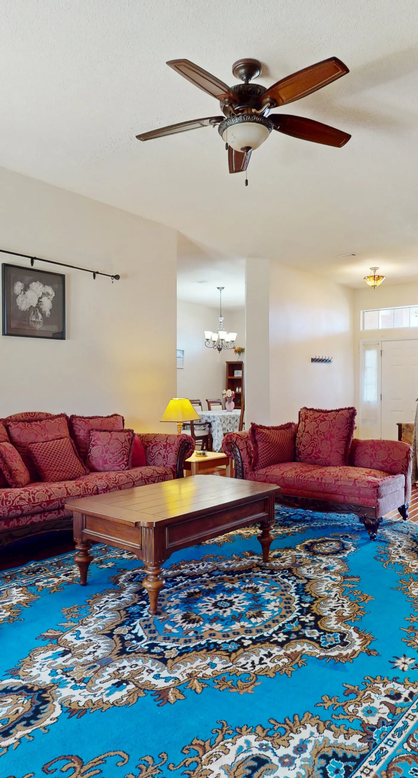 Gorgeous pet friendly coastal home with plenty of space and easy beach access