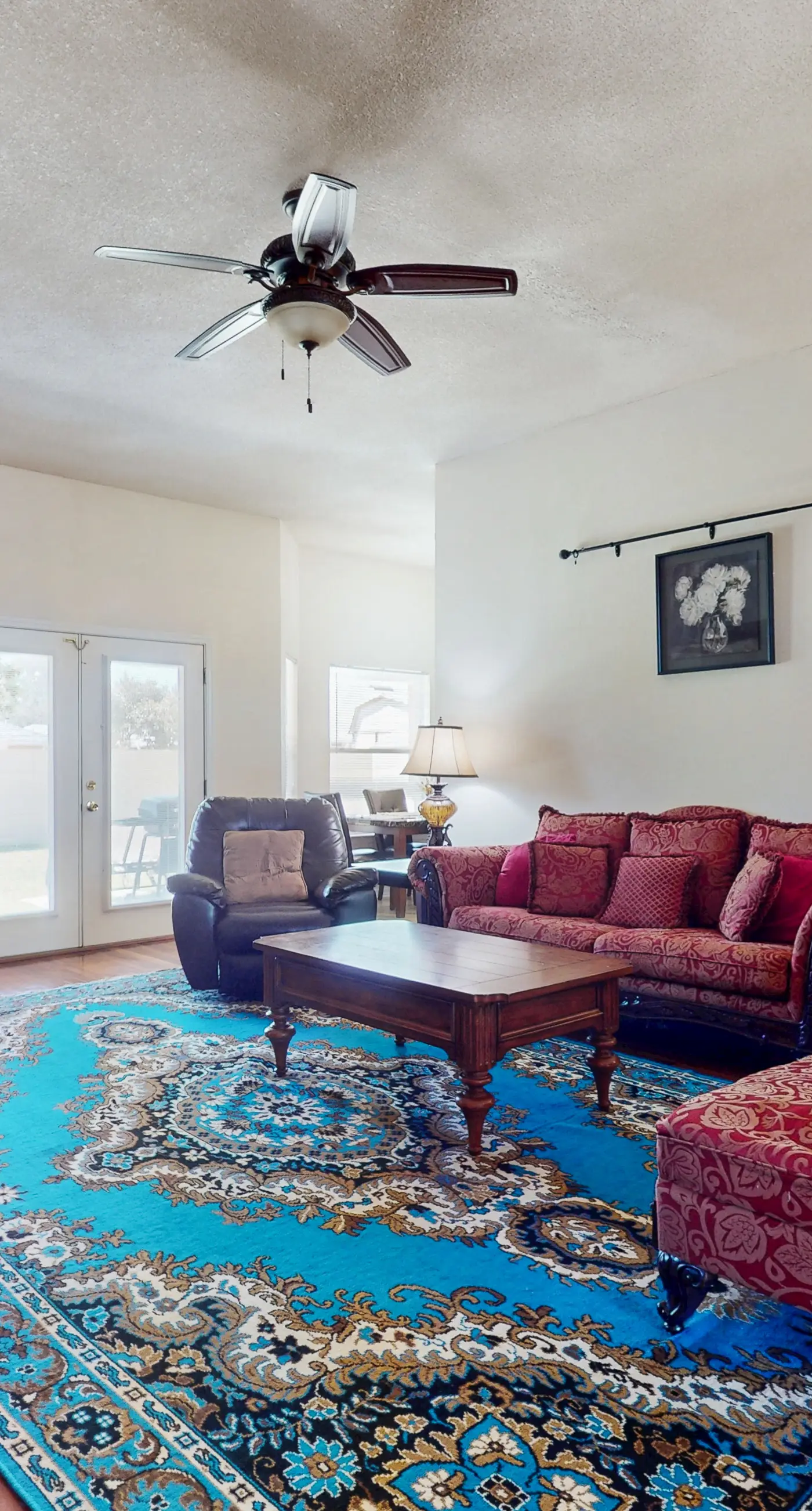 Gorgeous pet friendly coastal home with plenty of space and easy beach access